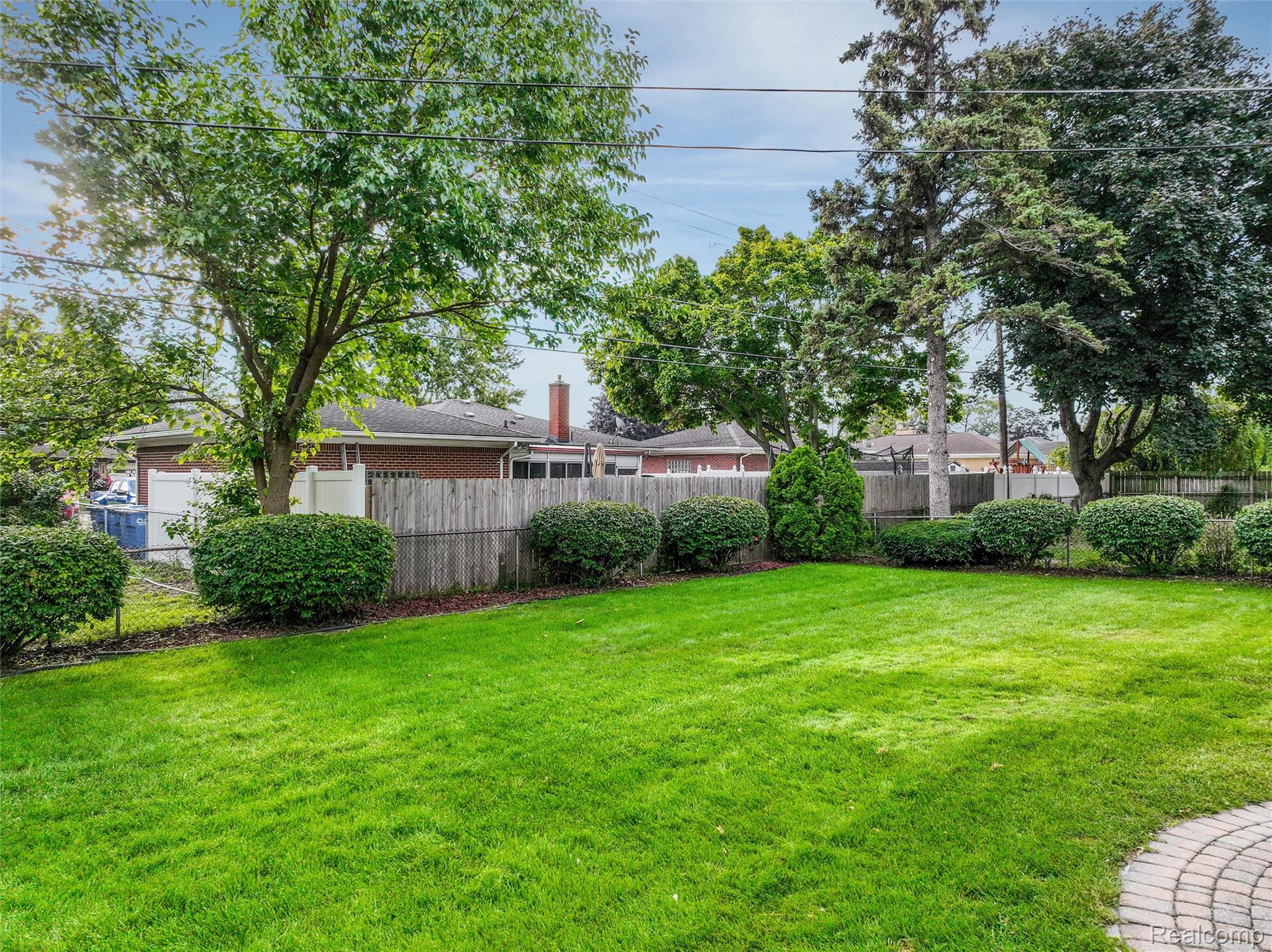 27300 Santa Ana Drive