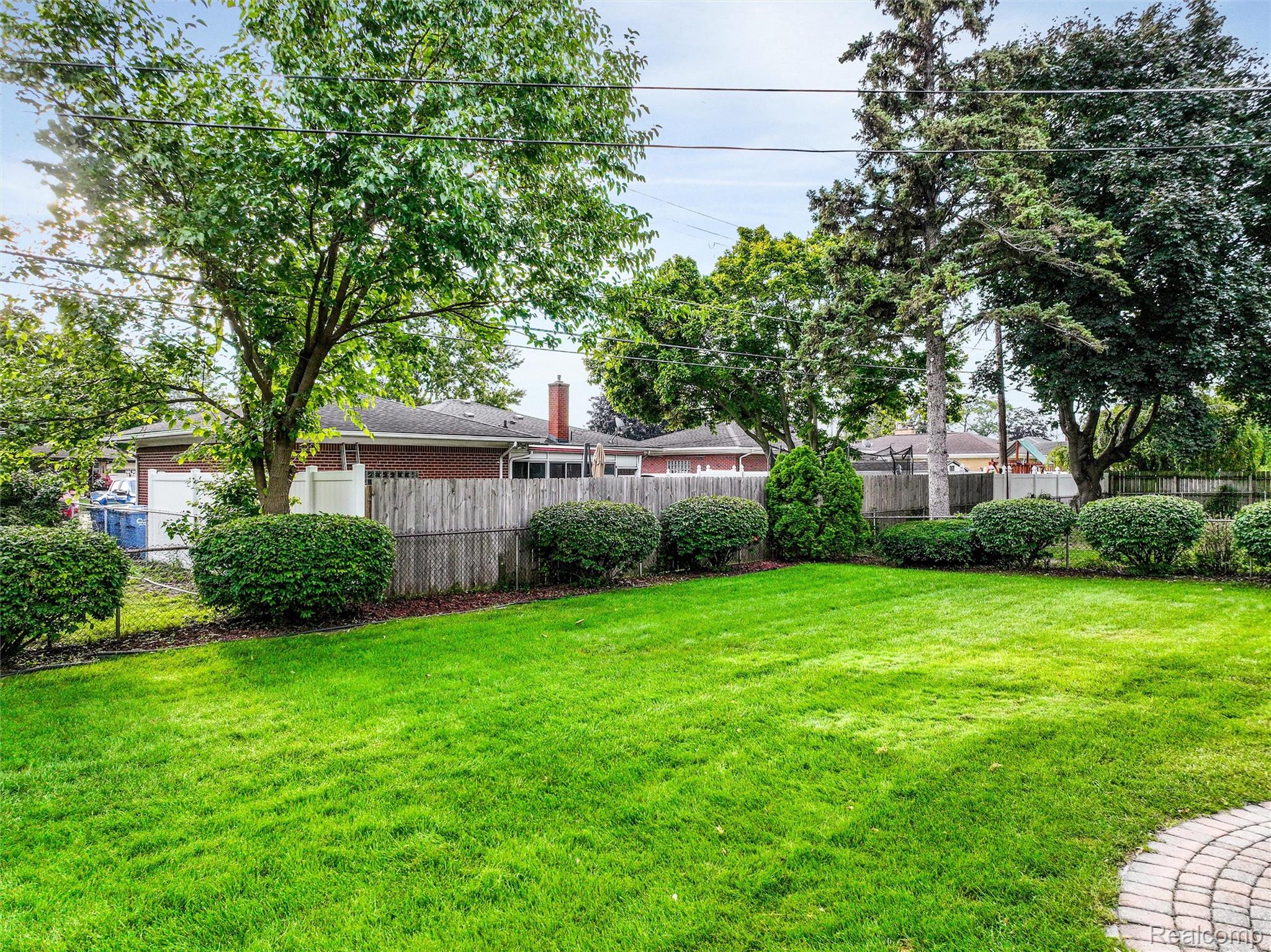 27300 Santa Ana Drive