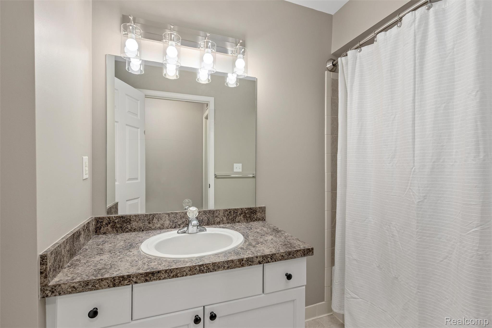 3582 Tremonte Circle S