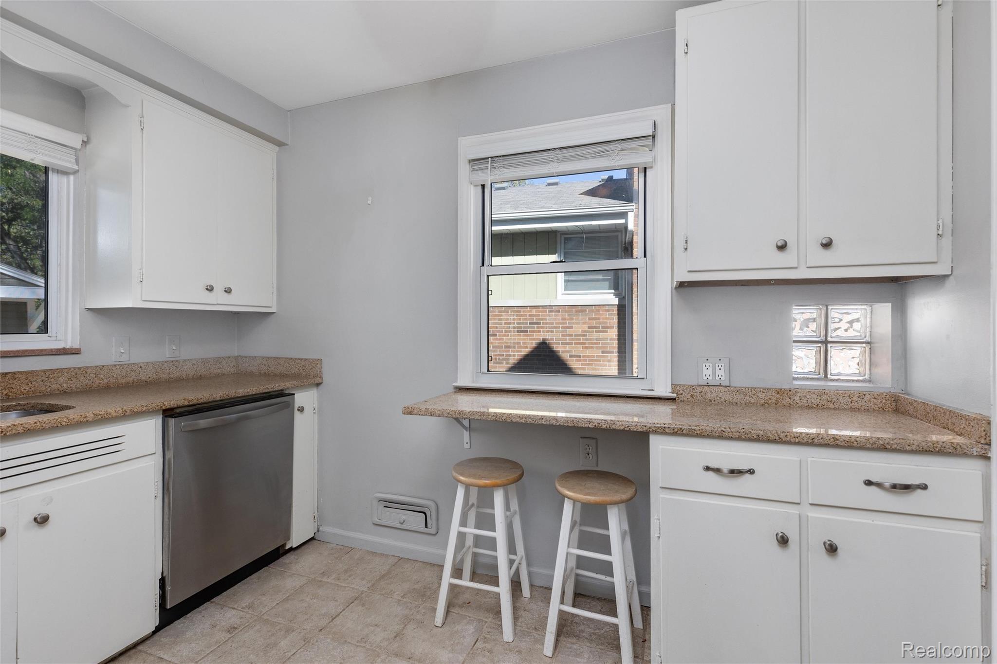 4214 S Verona Circle