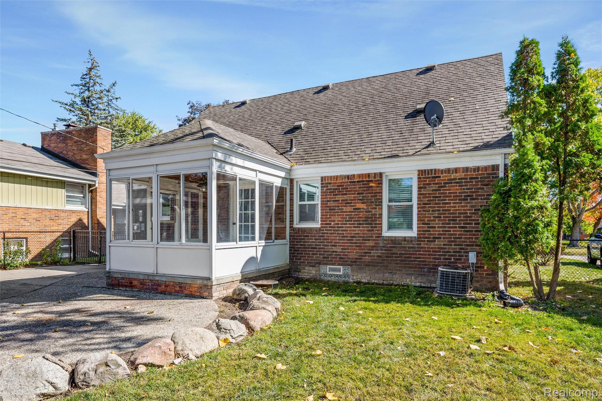 4214 S Verona Circle