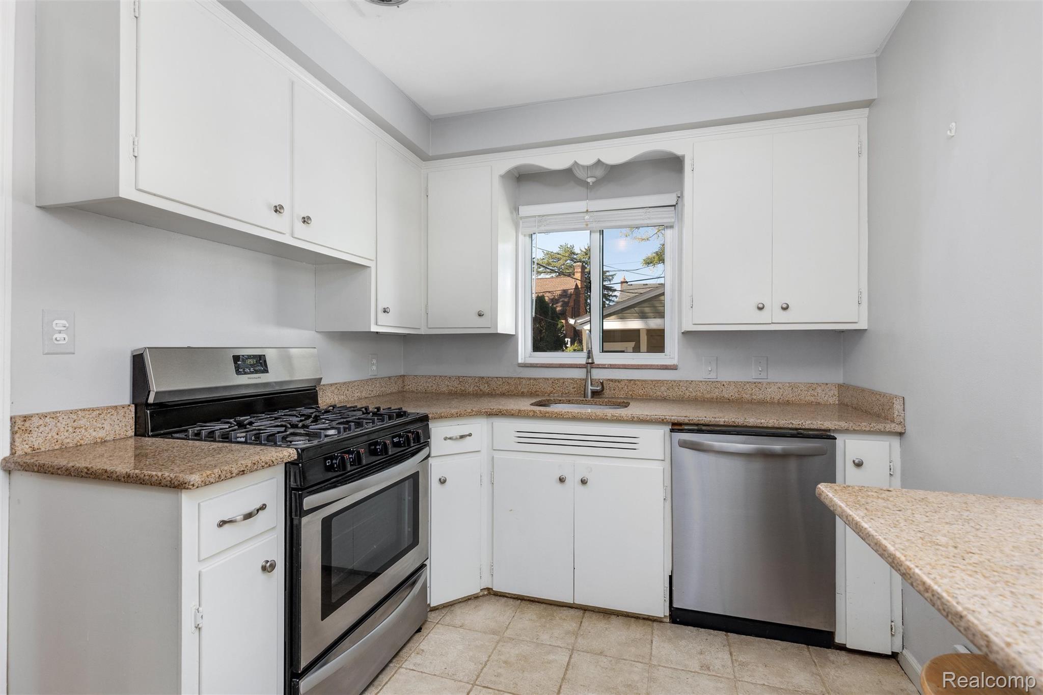 4214 S Verona Circle