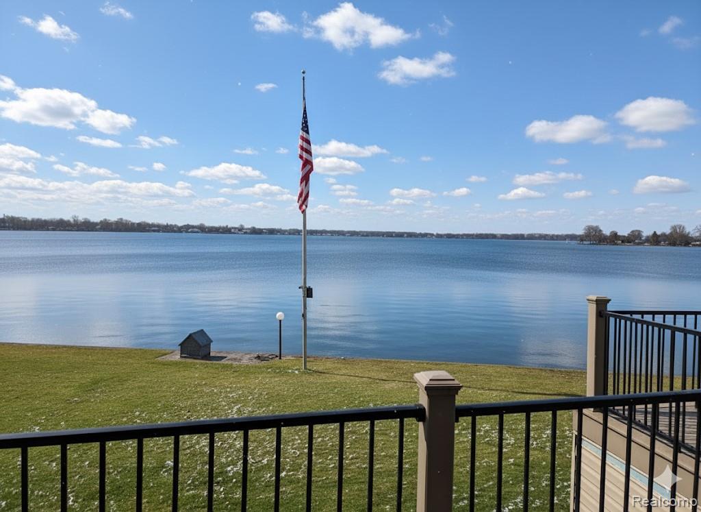 106 E Walled Lake Drive