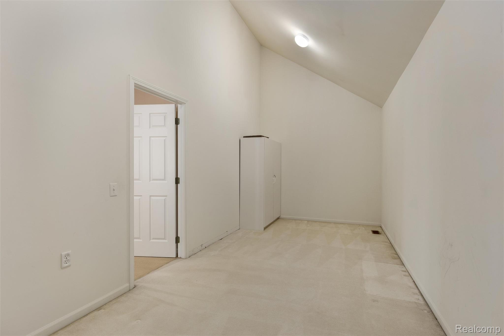 3709 Crestwood Drive