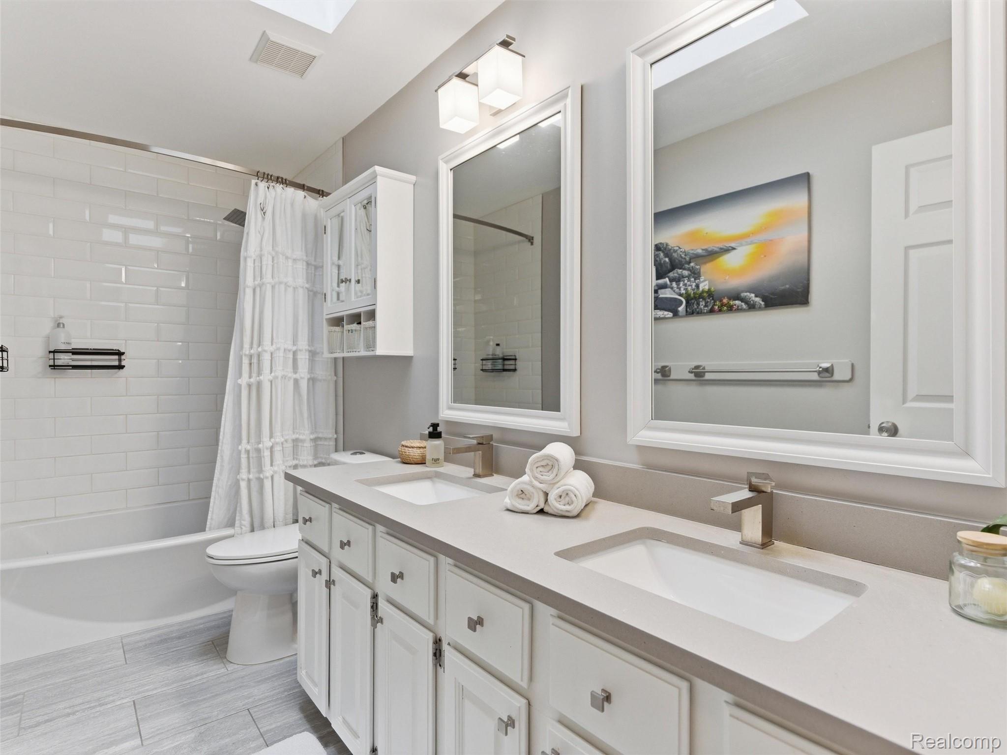 2000 Stonington Court