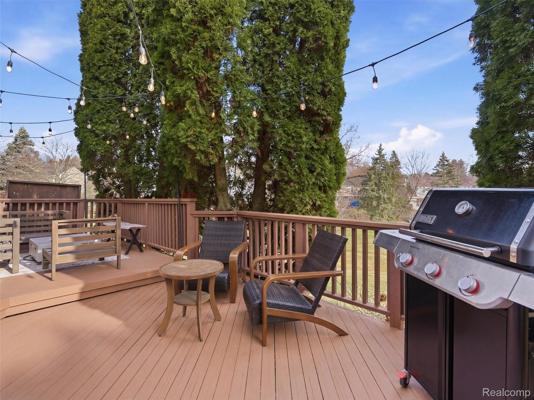 2000 Stonington Court