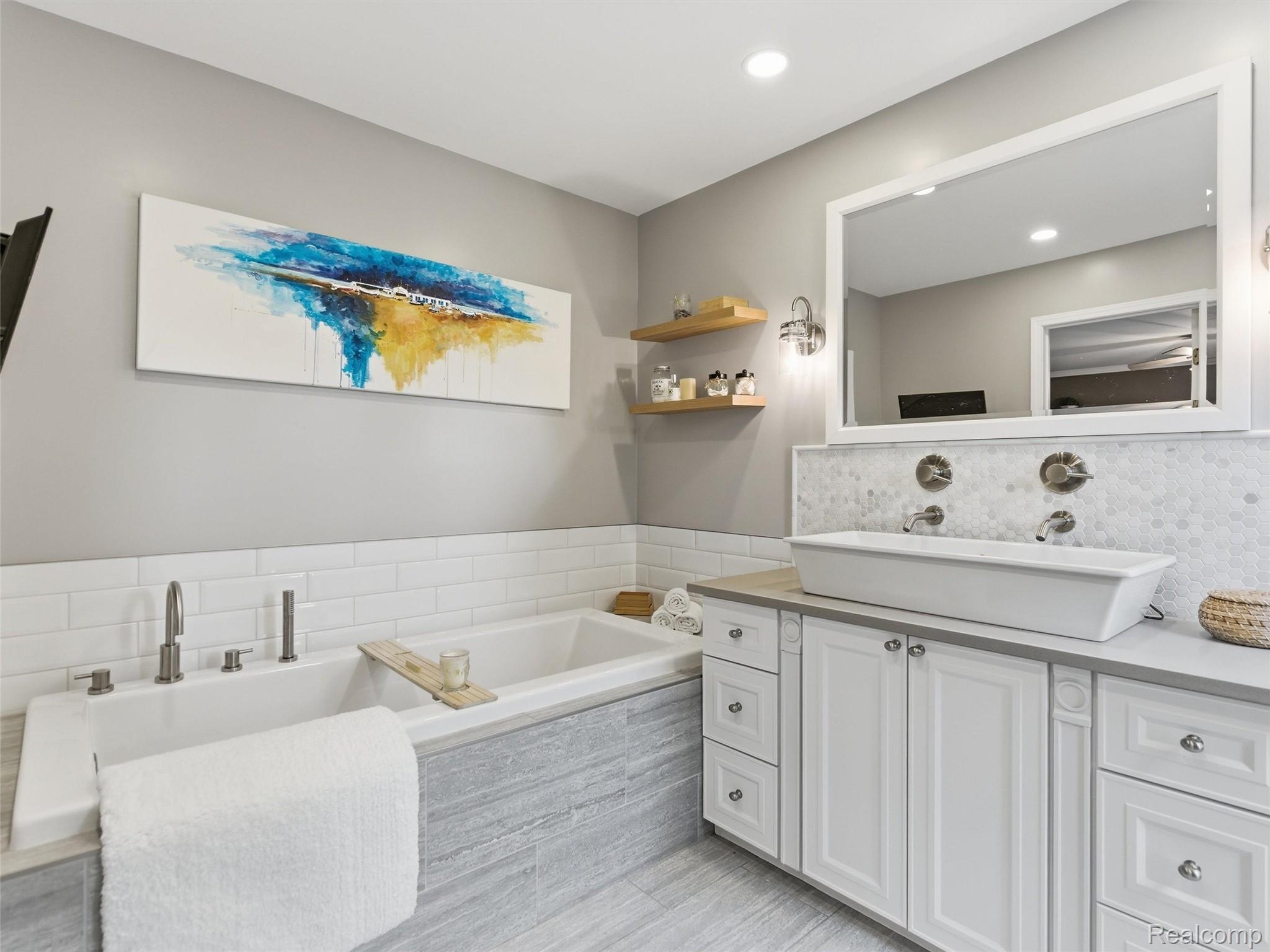 2000 Stonington Court