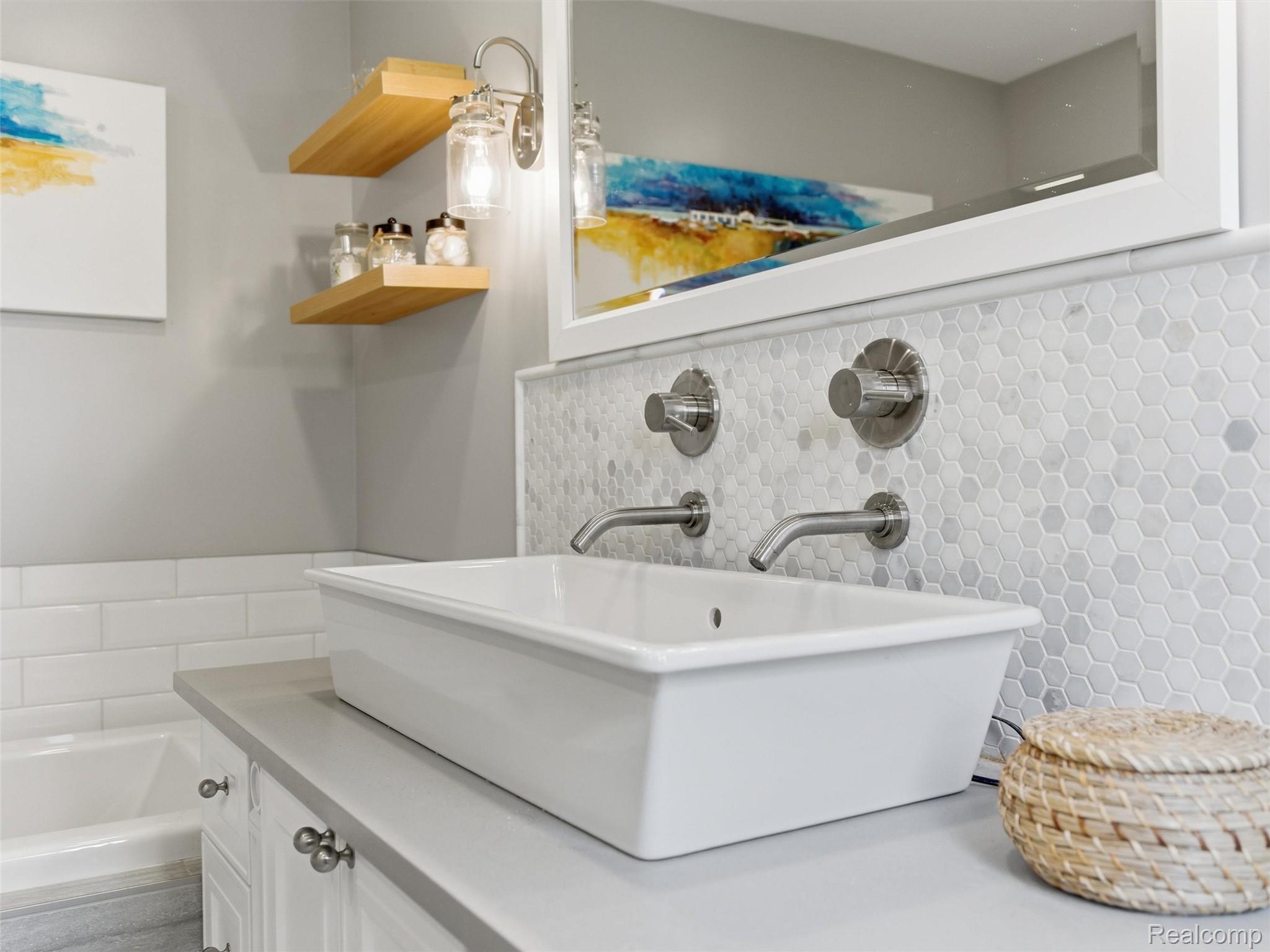 2000 Stonington Court