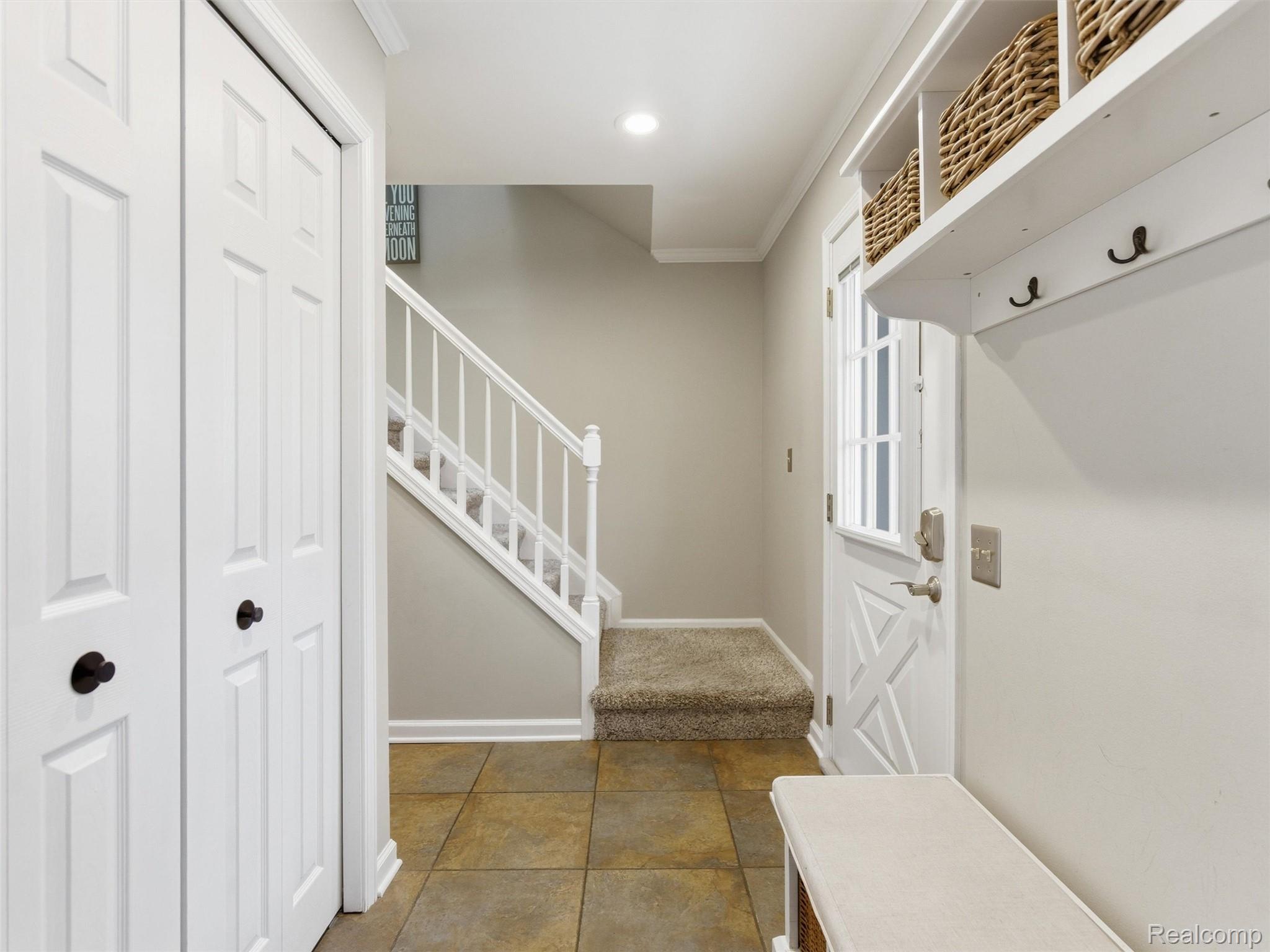 2000 Stonington Court