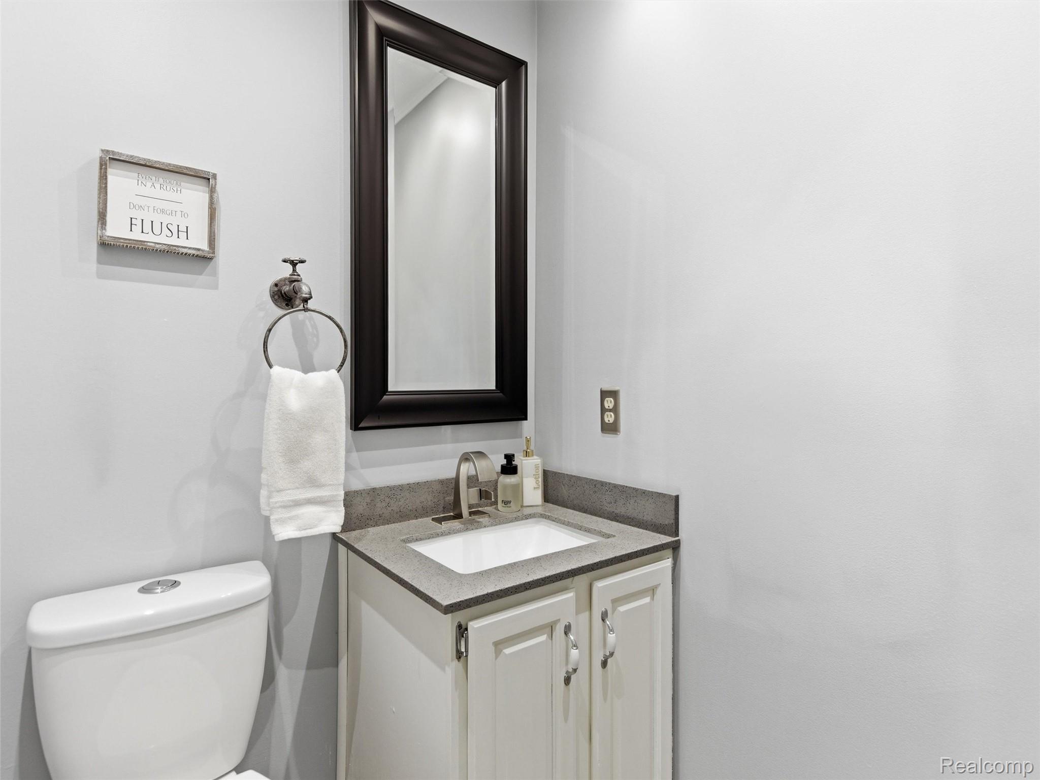 2000 Stonington Court