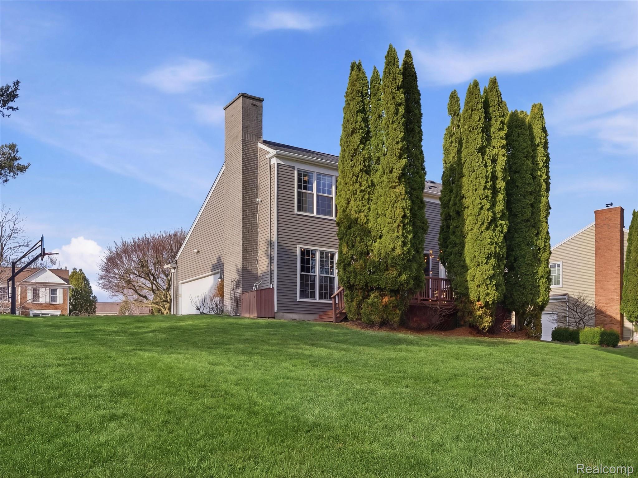 2000 Stonington Court