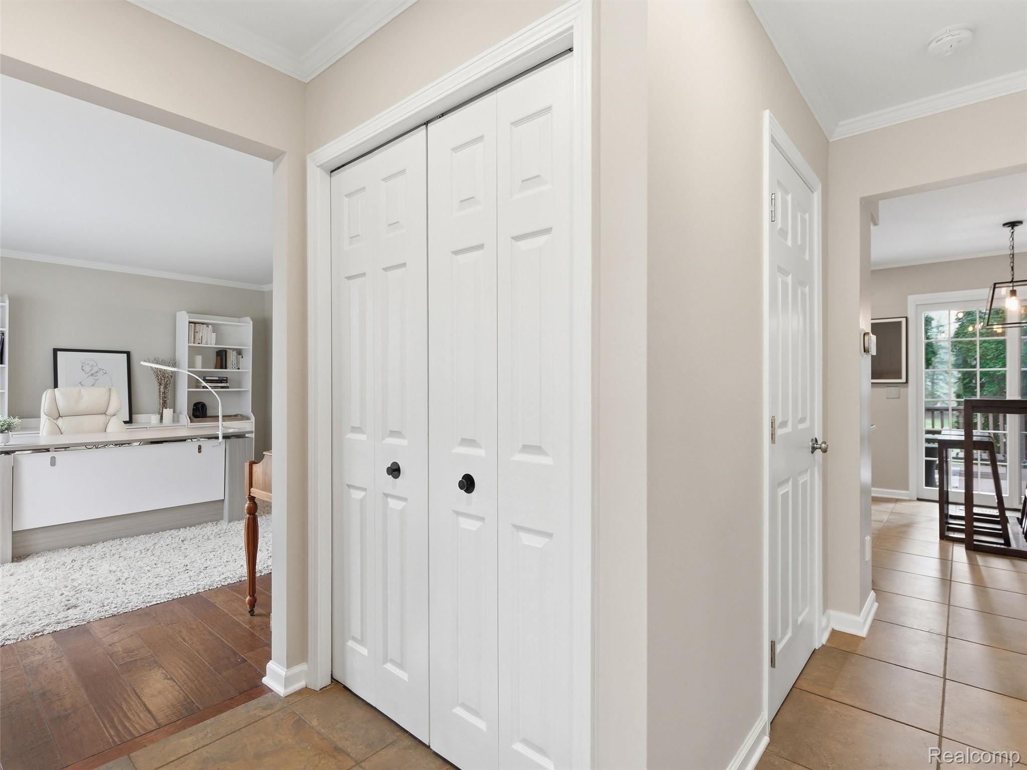 2000 Stonington Court