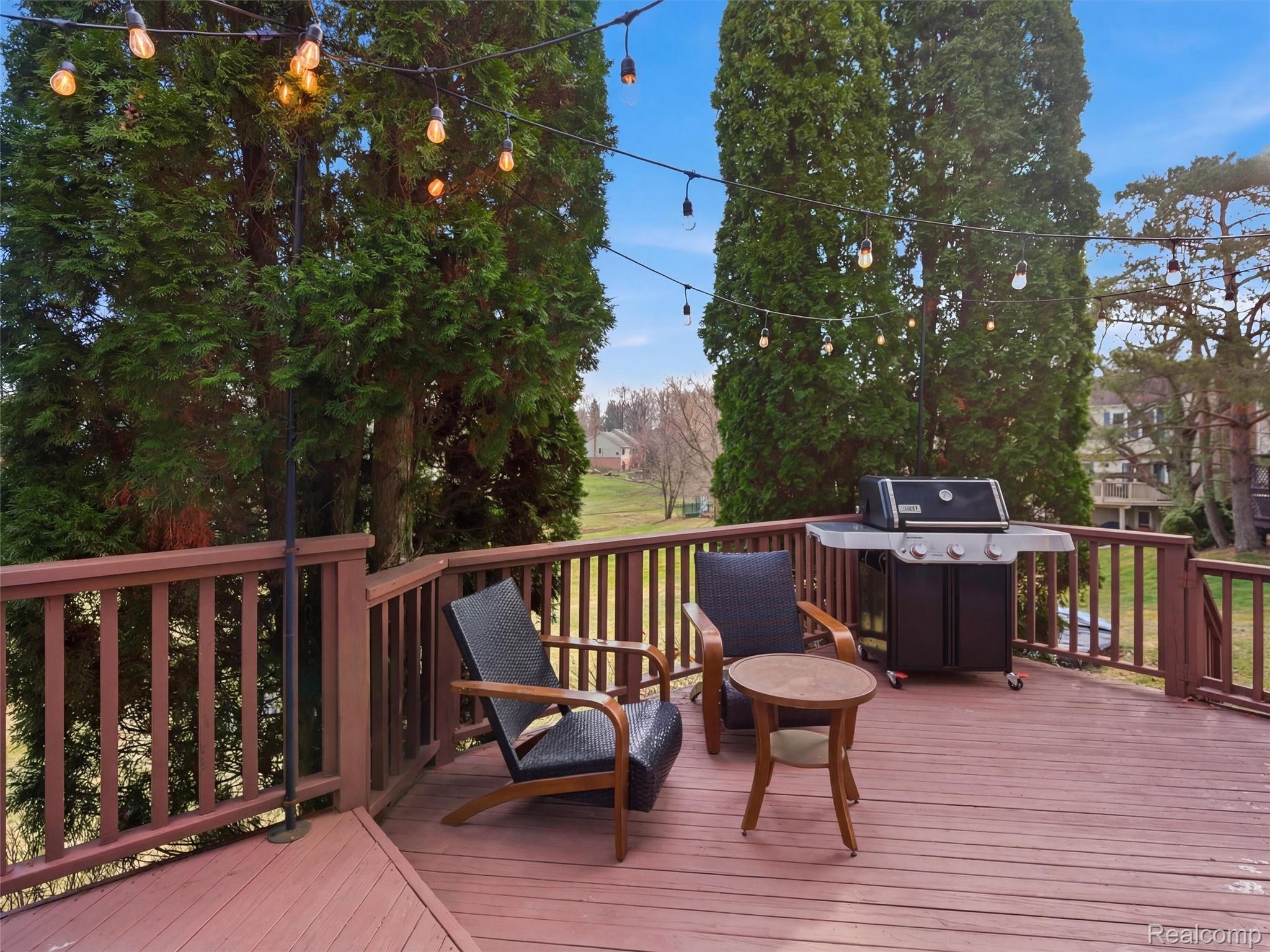 2000 Stonington Court