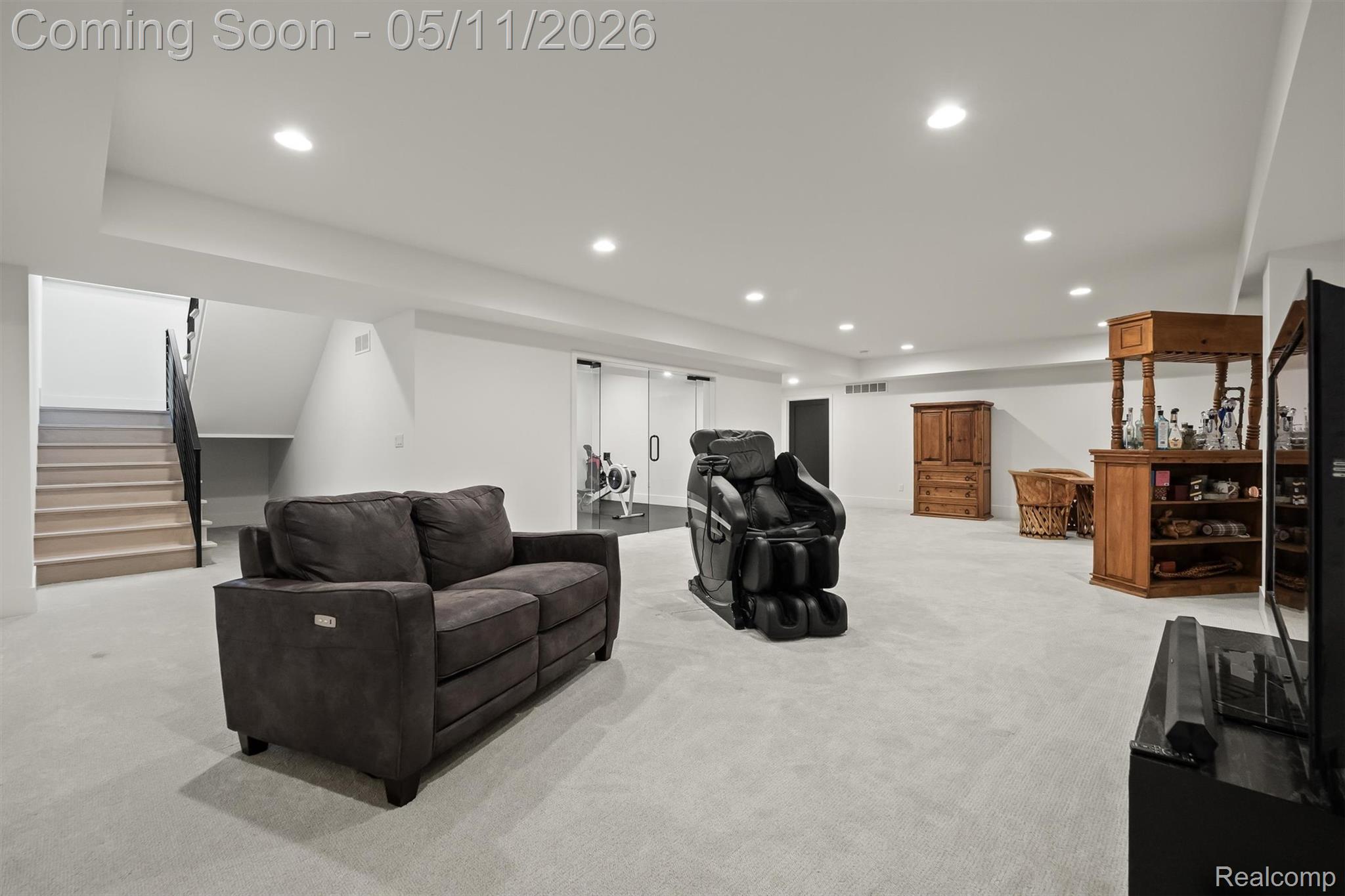 283 E Lincoln Street