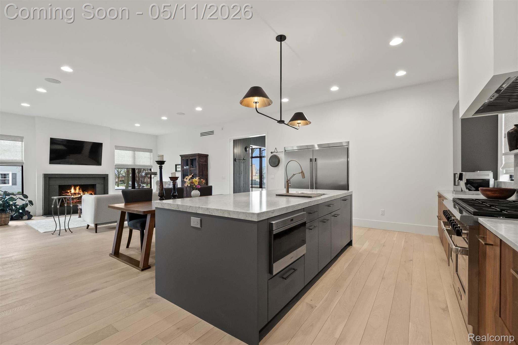 283 E Lincoln Street