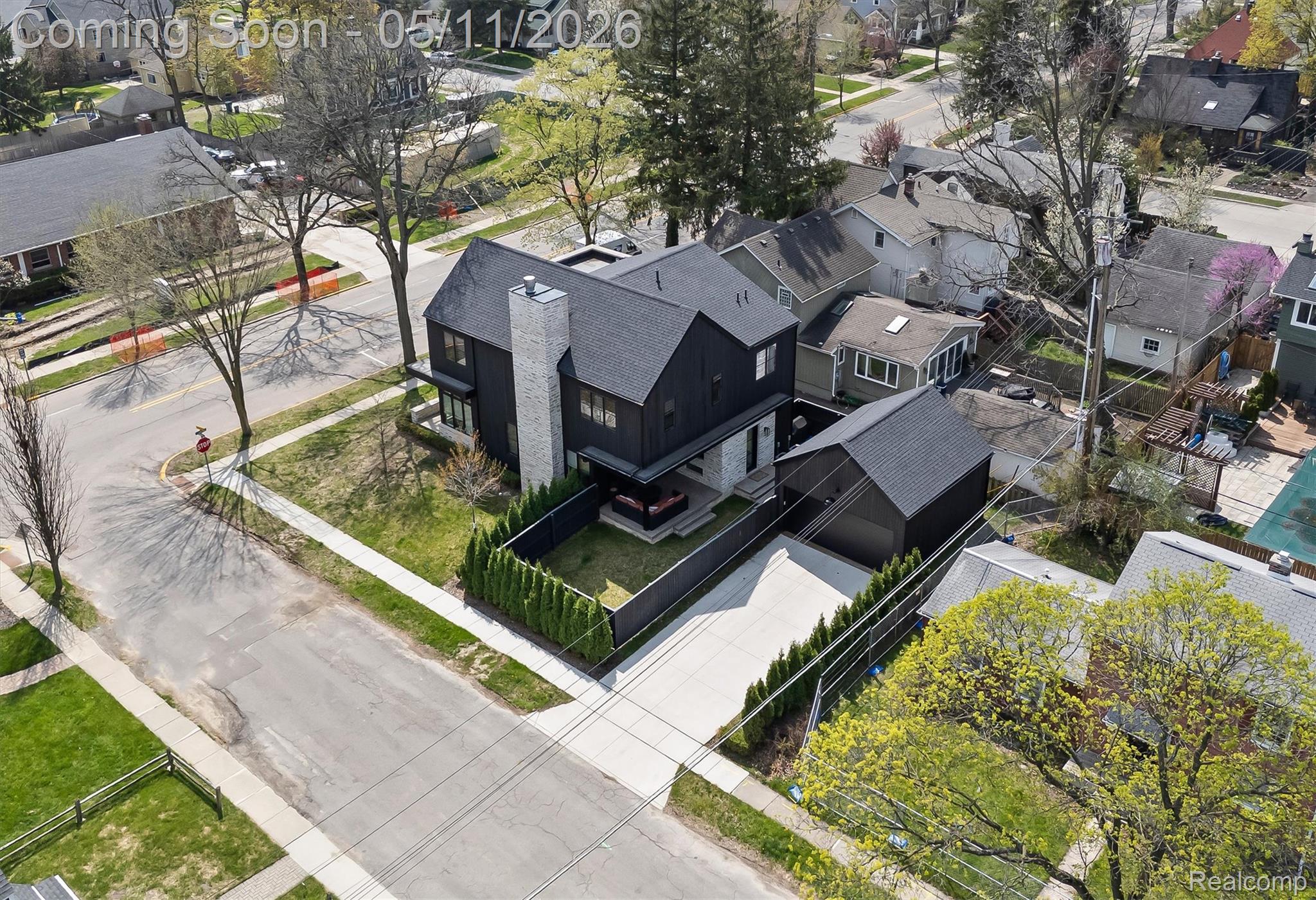283 E Lincoln Street