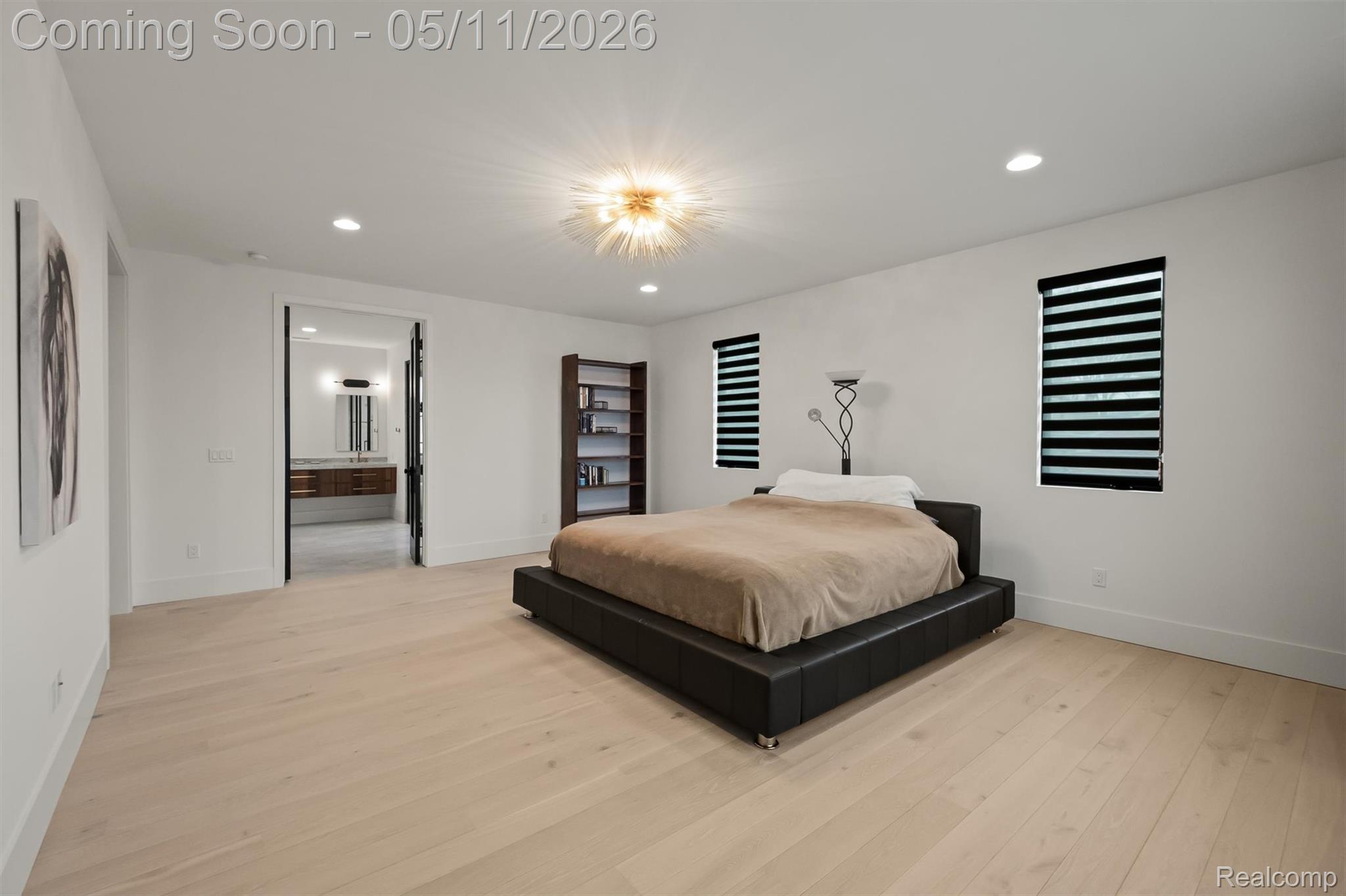 283 E Lincoln Street
