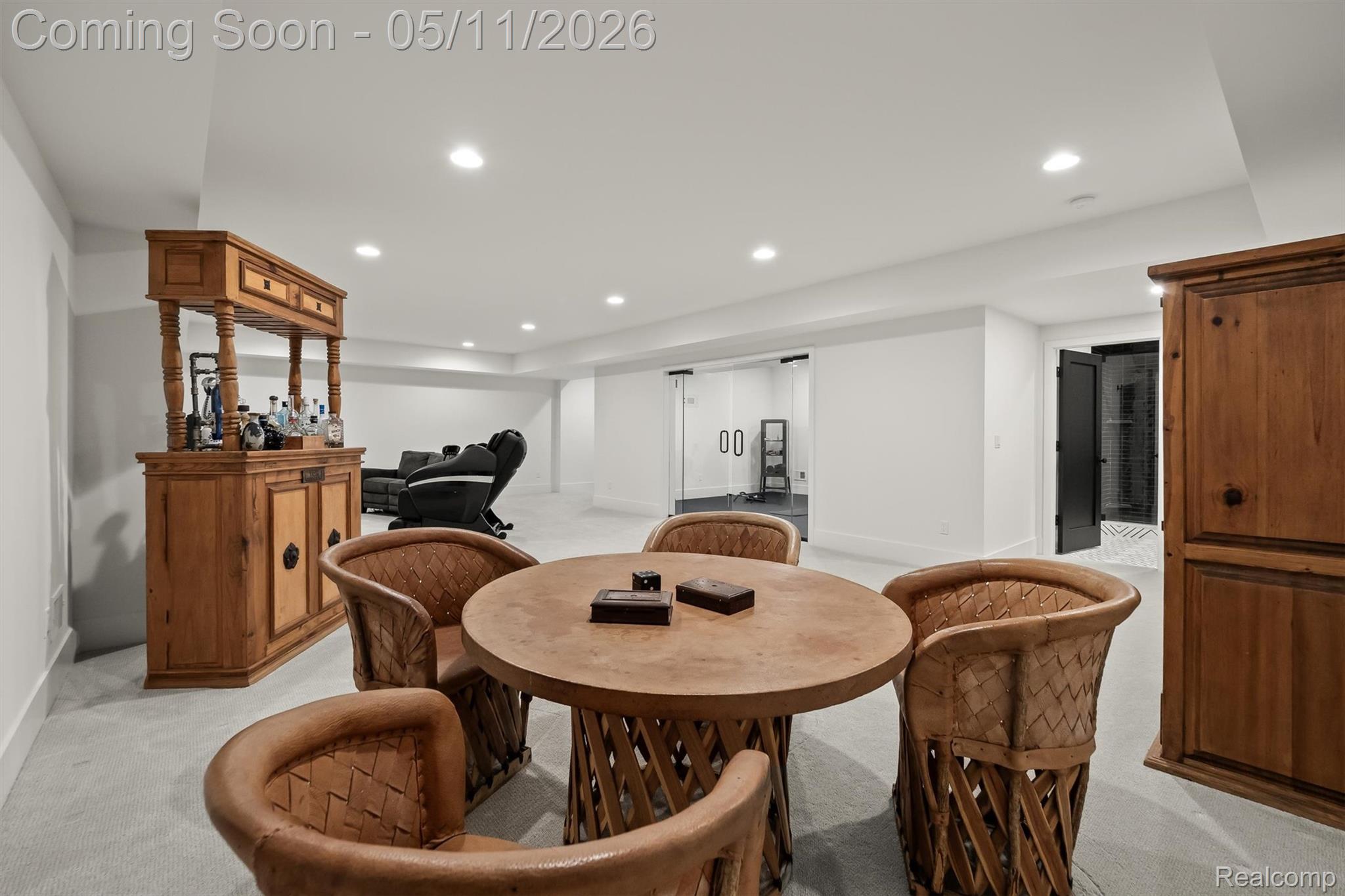 283 E Lincoln Street