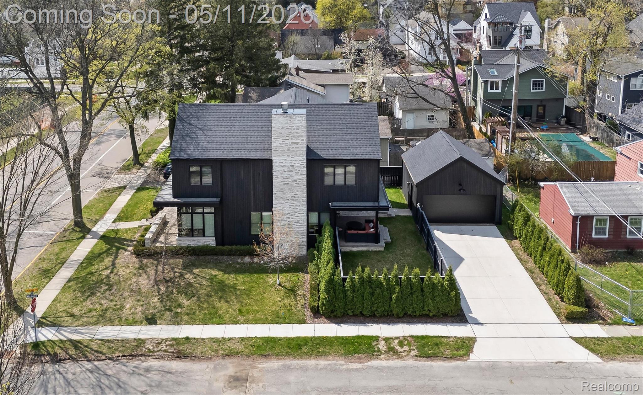 283 E Lincoln Street