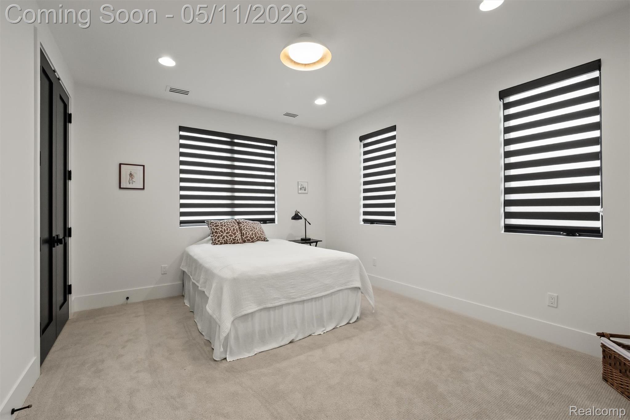283 E Lincoln Street