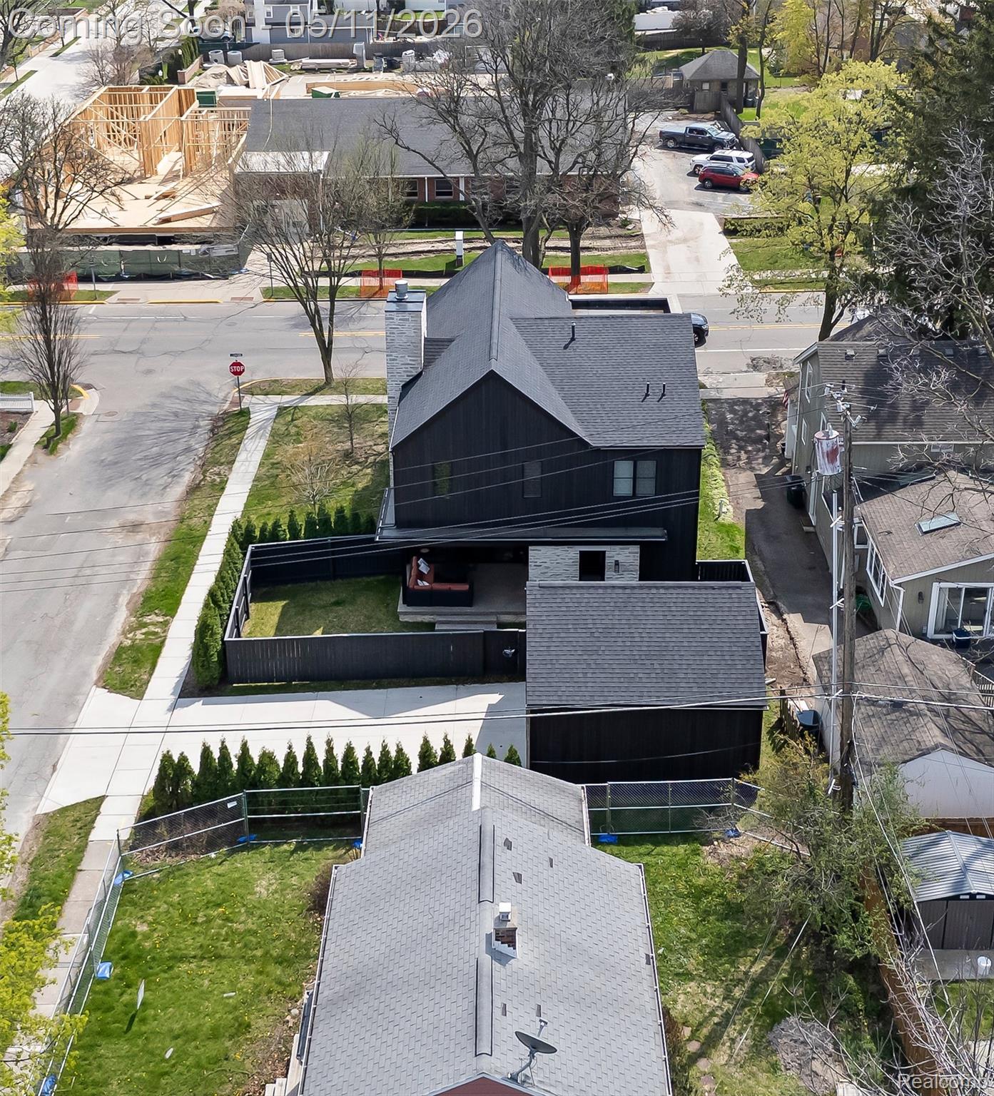 283 E Lincoln Street