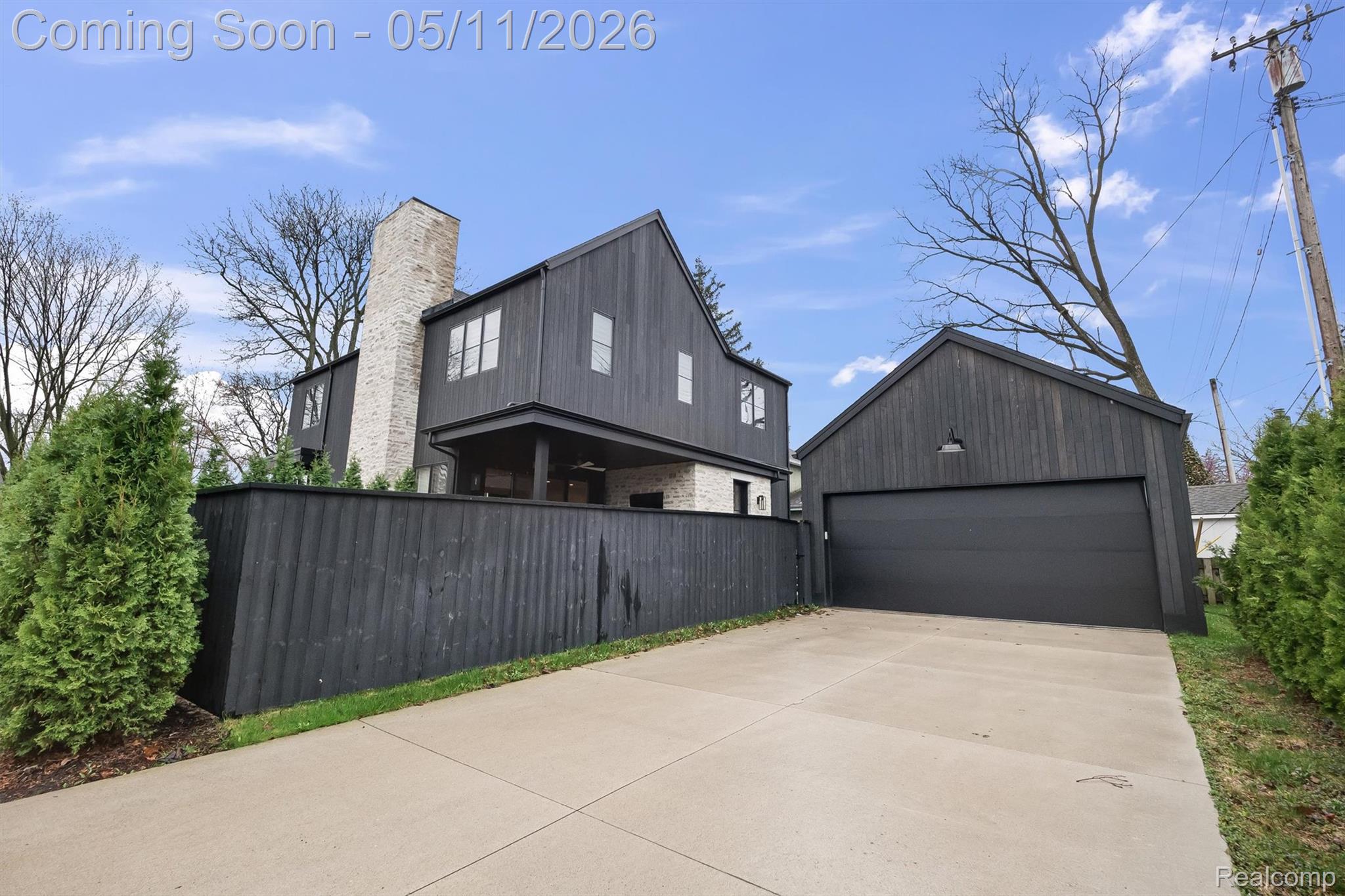 283 E Lincoln Street
