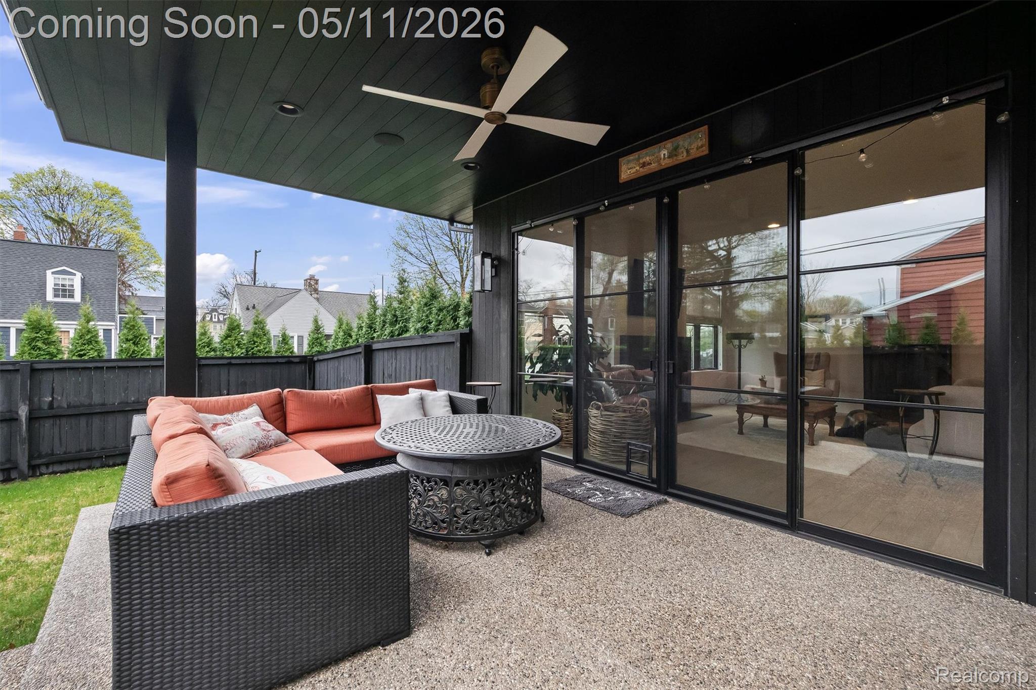 283 E Lincoln Street