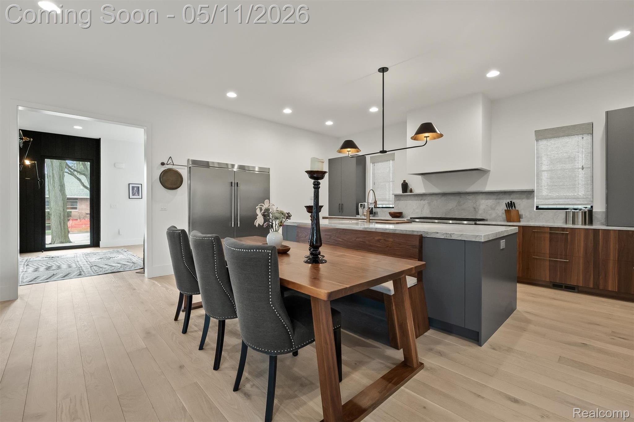 283 E Lincoln Street