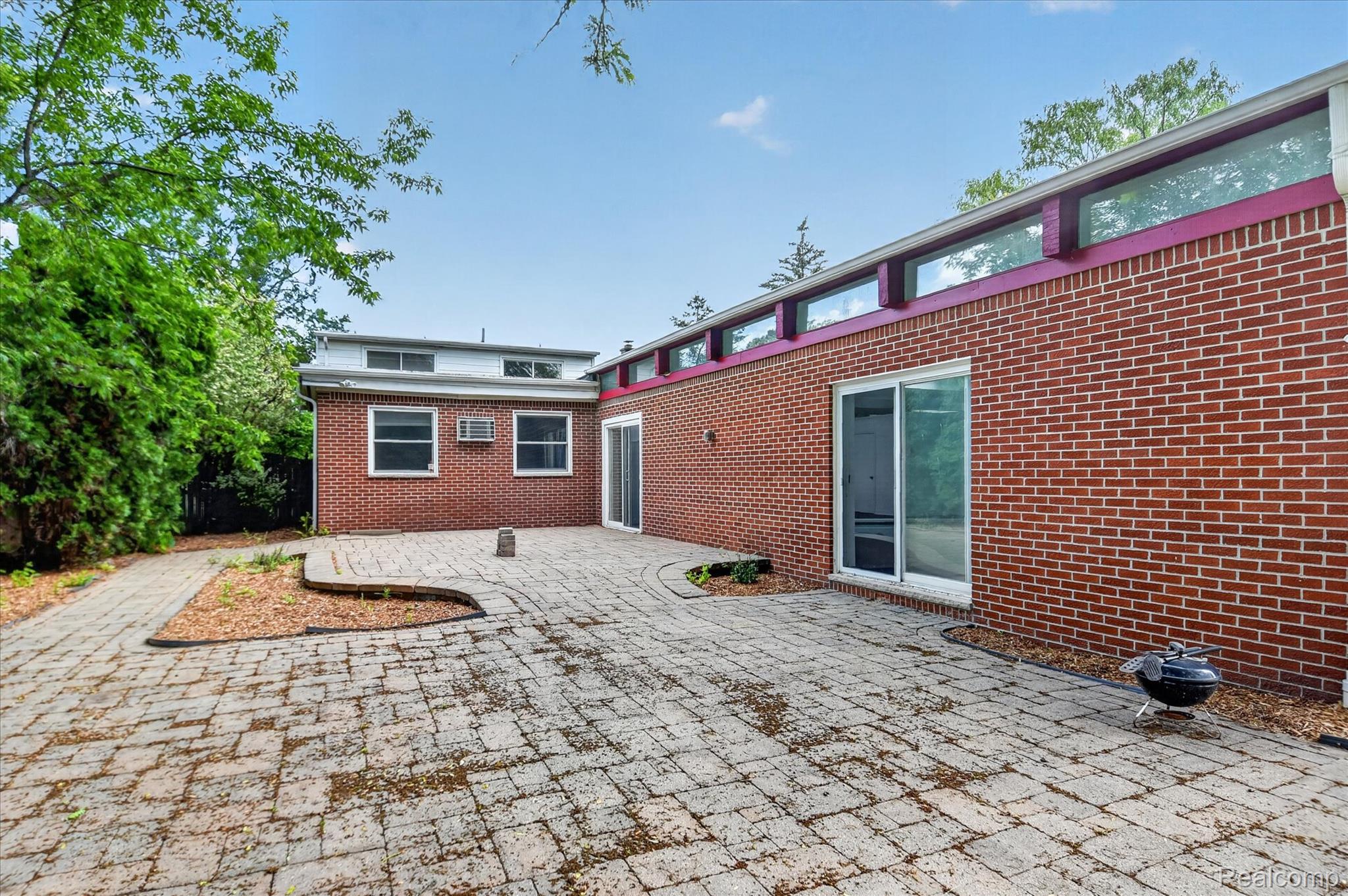 962 Sylvanwood Drive