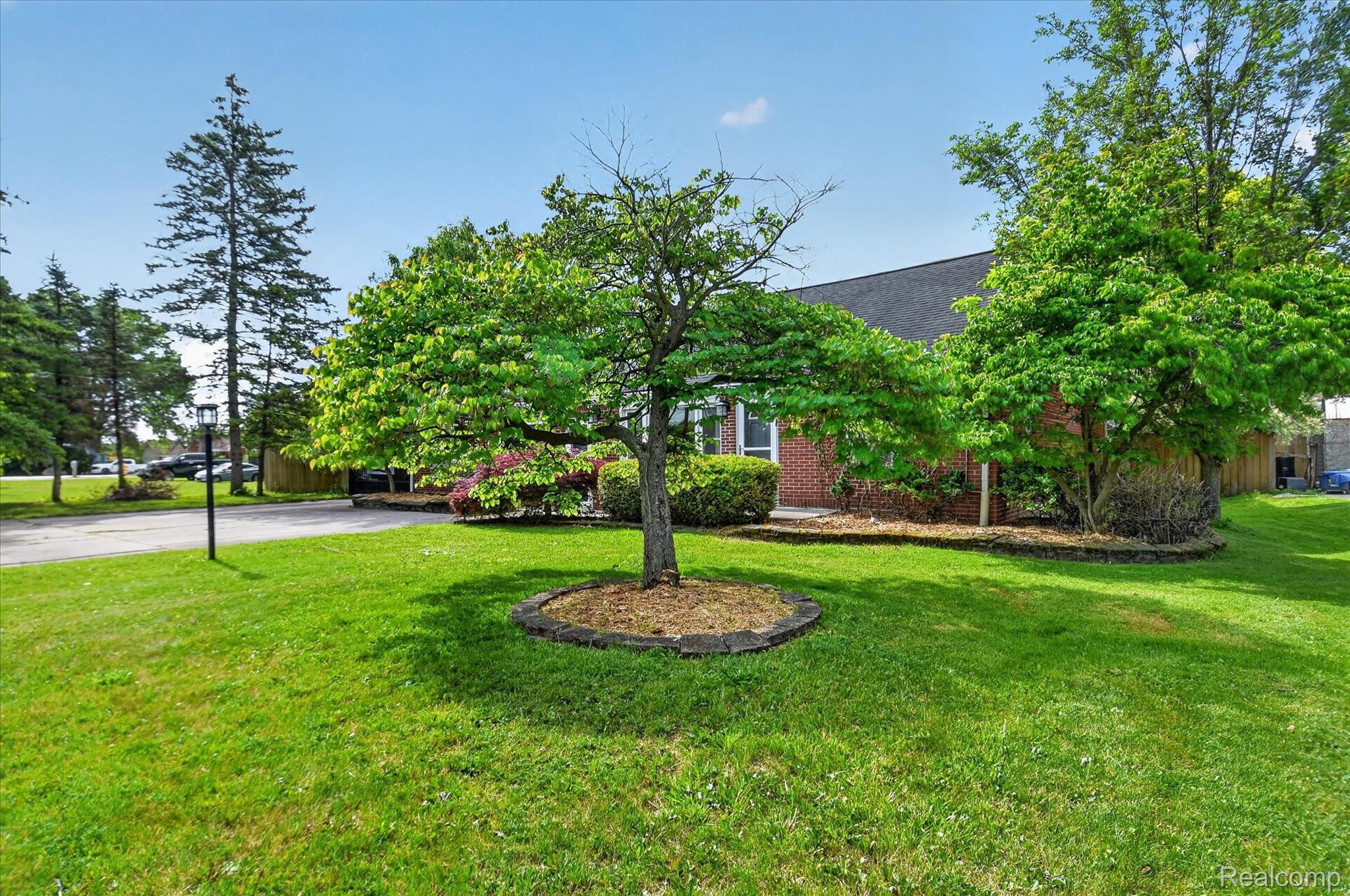 962 Sylvanwood Drive
