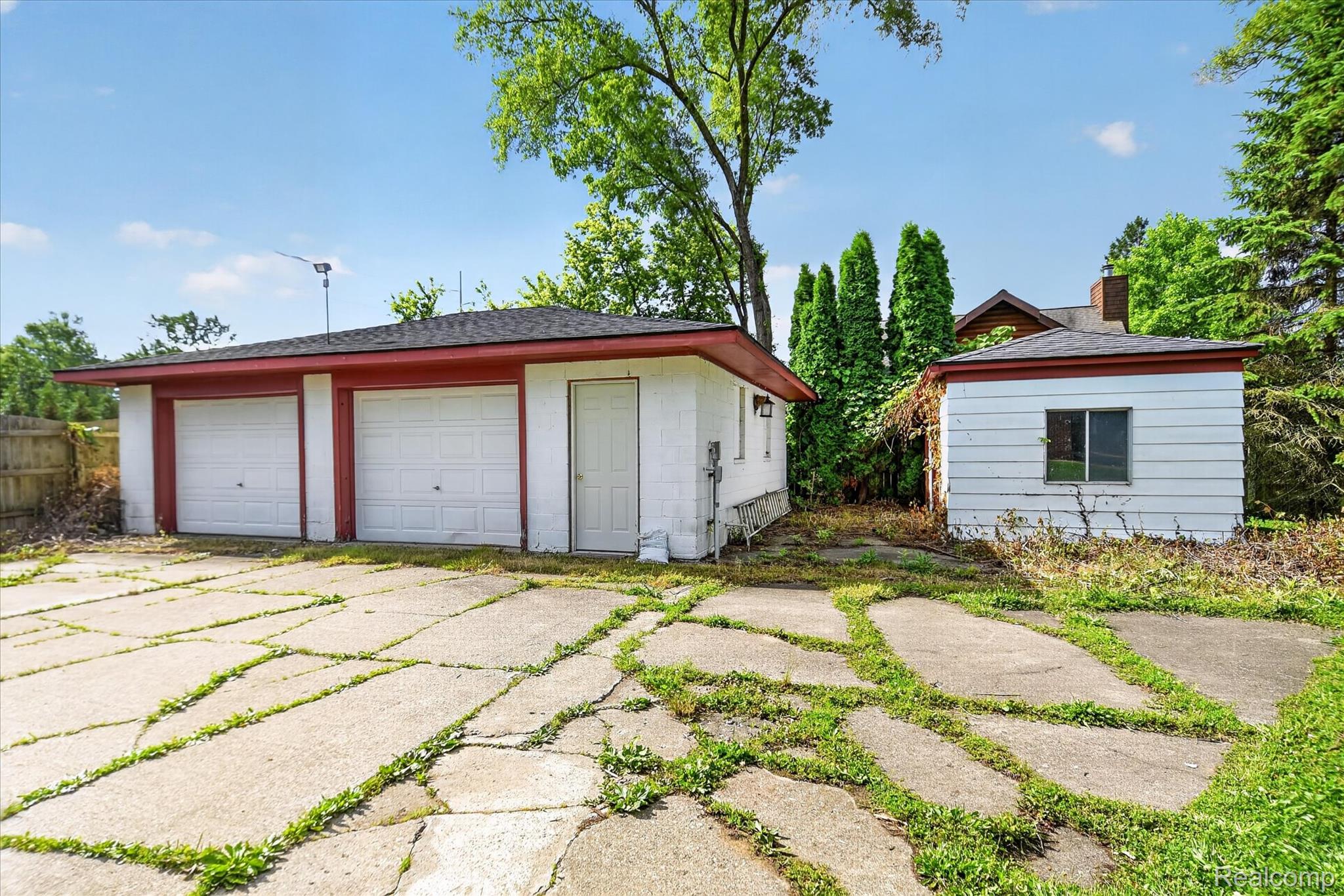 962 Sylvanwood Drive