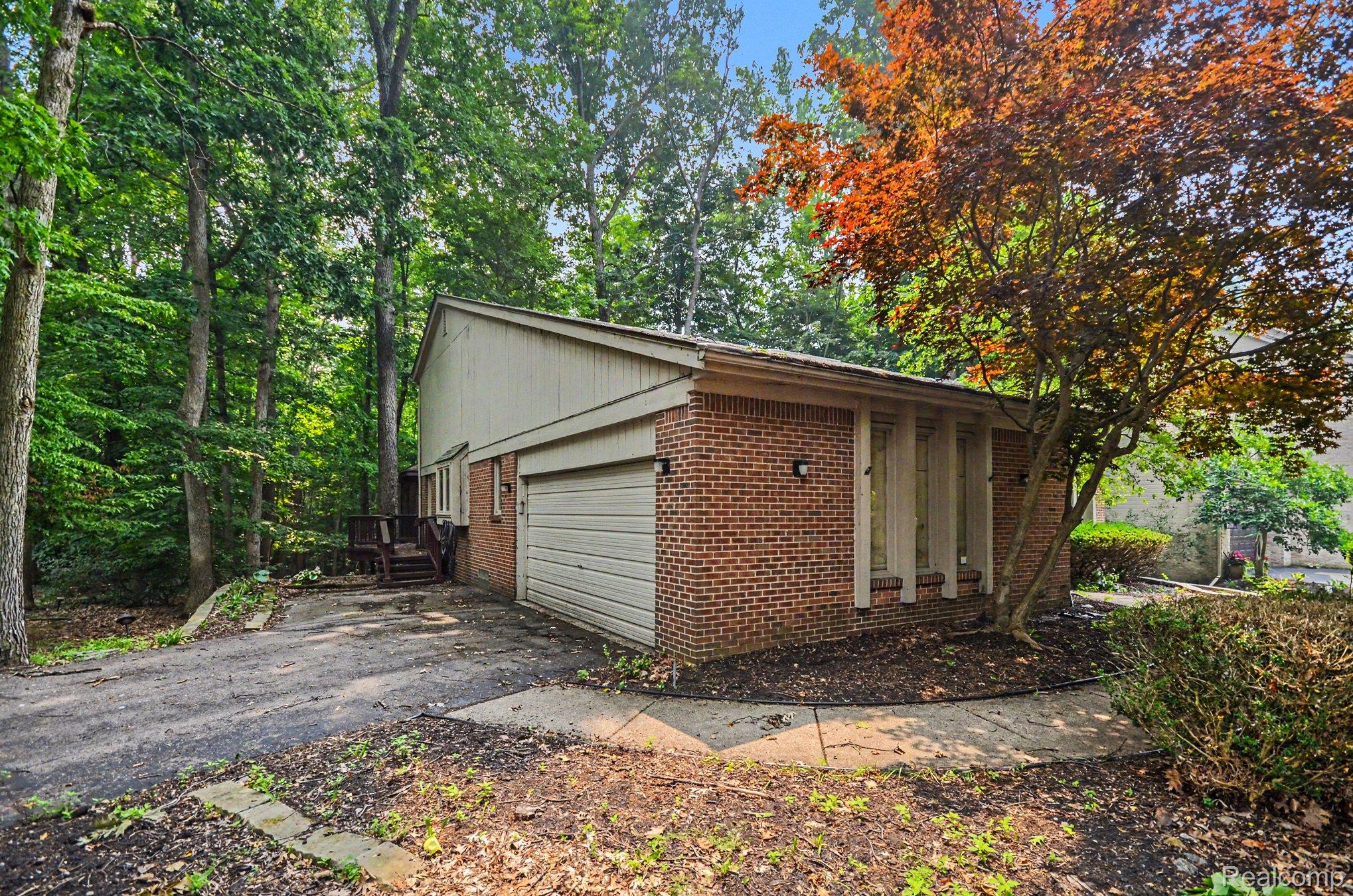 6329 Mission Drive
