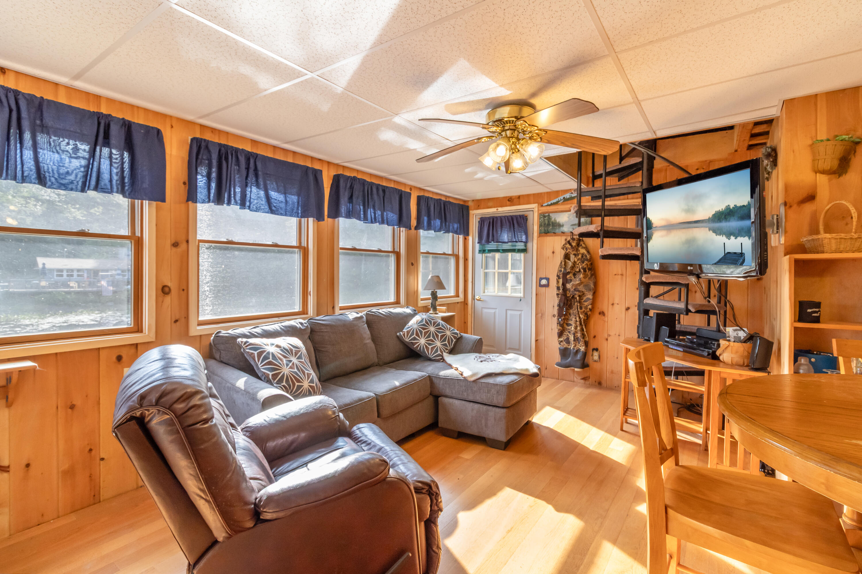 12 Paradise Cove