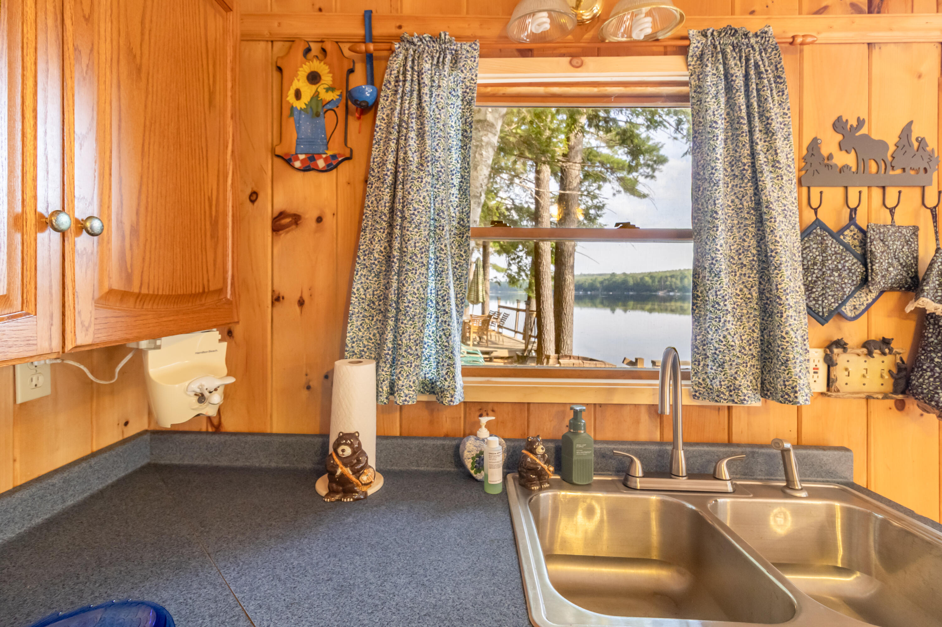 12 Paradise Cove