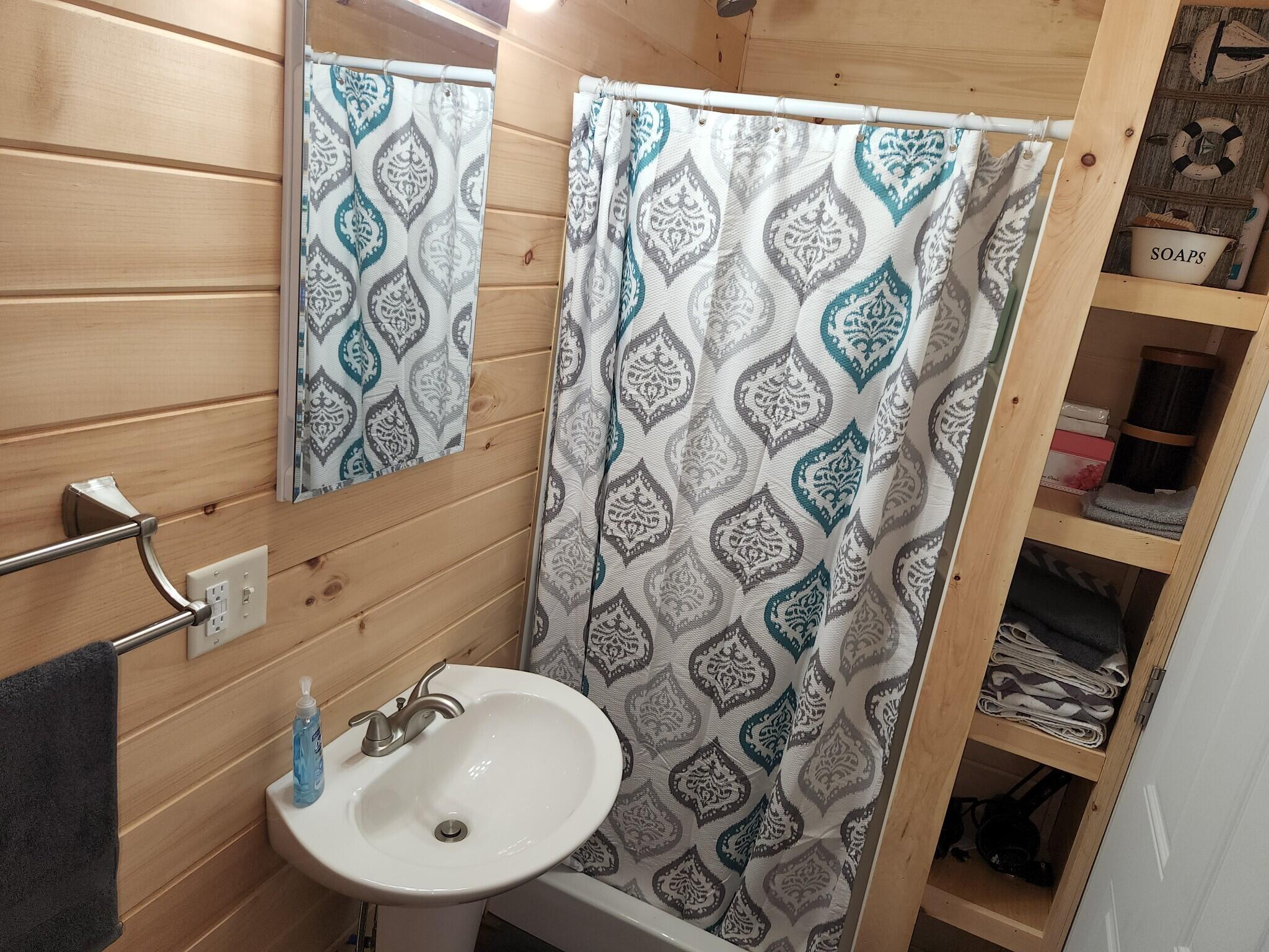 380 Cedar Lake Road, T3 R9 NWP