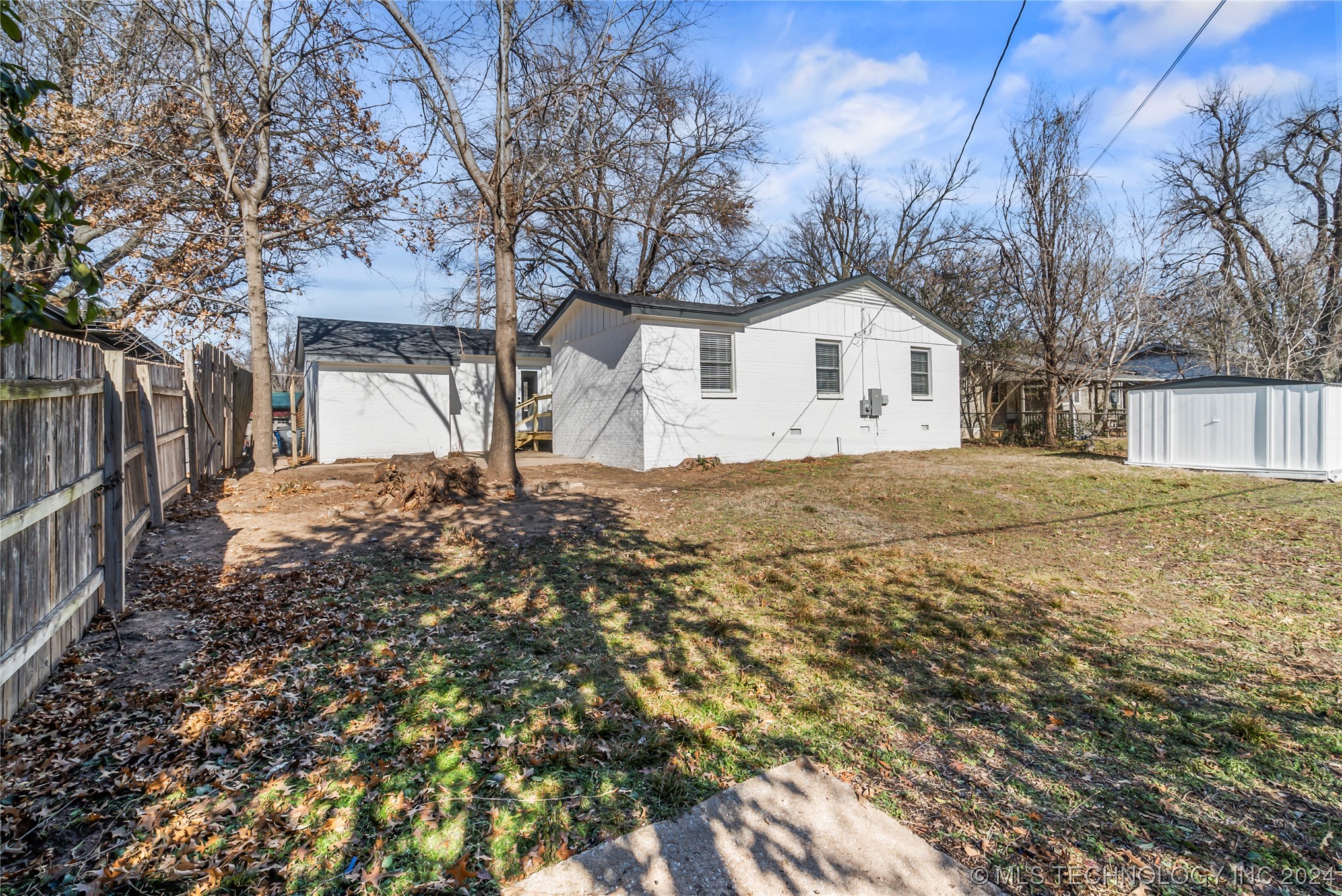 1528 E 55th Place