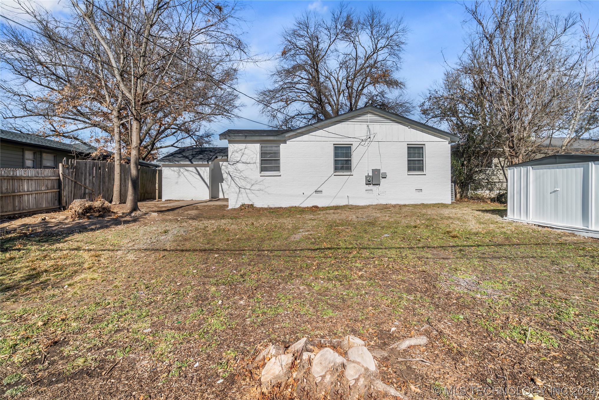 1528 E 55th Place