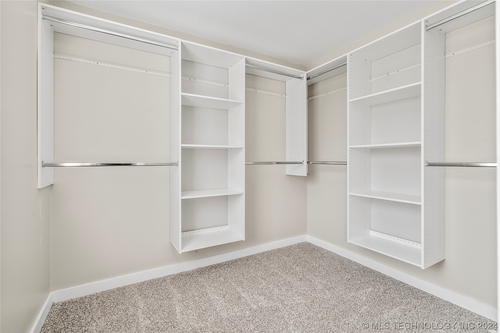 1528 E 55th Place