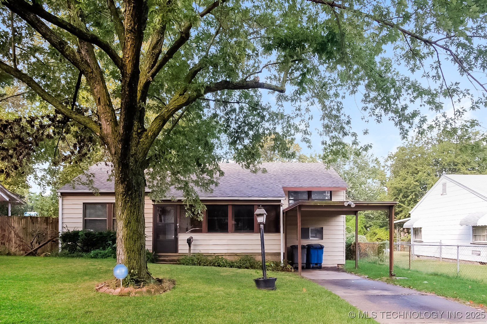 1024 N College Avenue