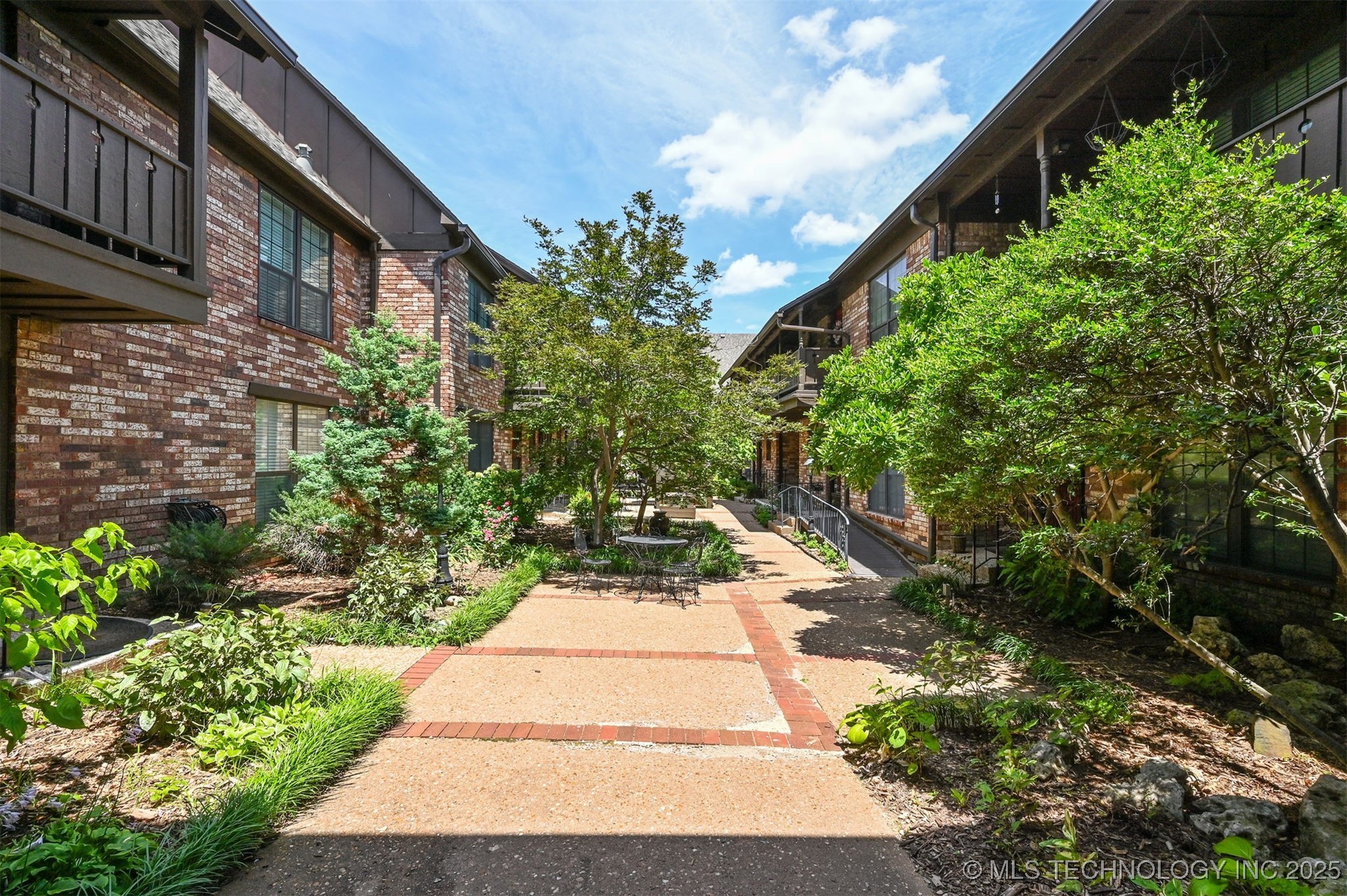 6 E 22nd Street A-205