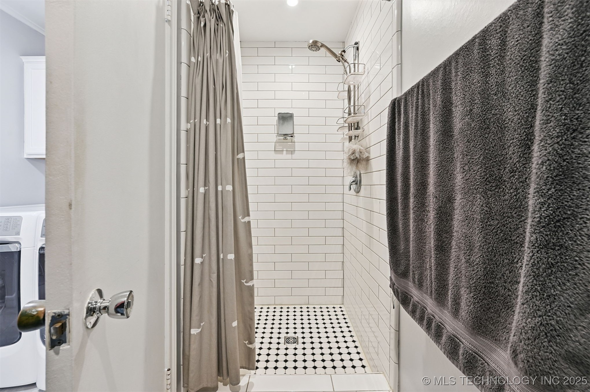 6 E 22nd Street A-205