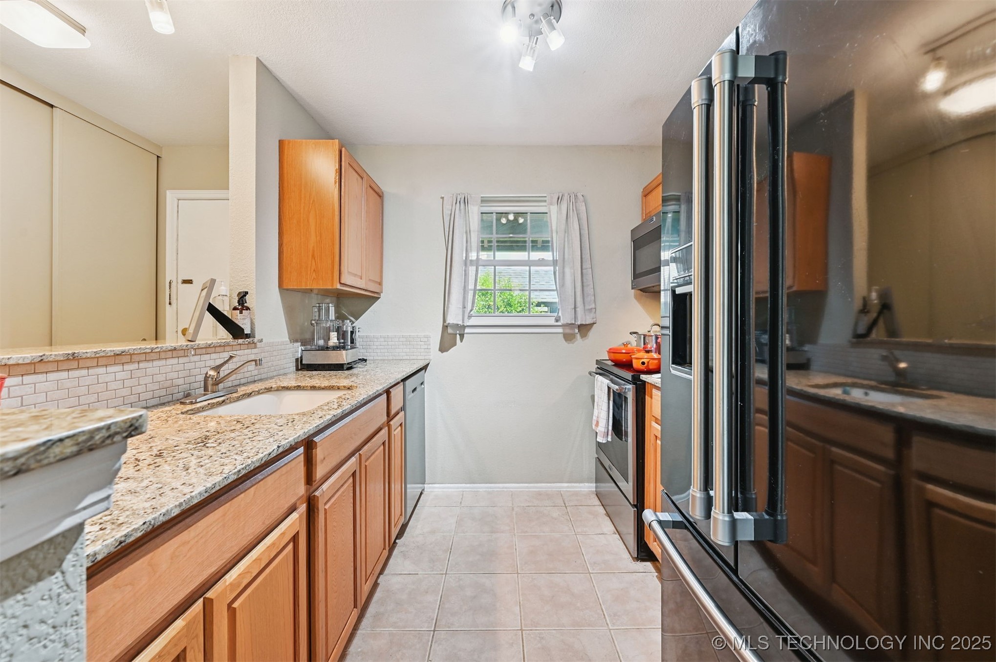 6 E 22nd Street A-205