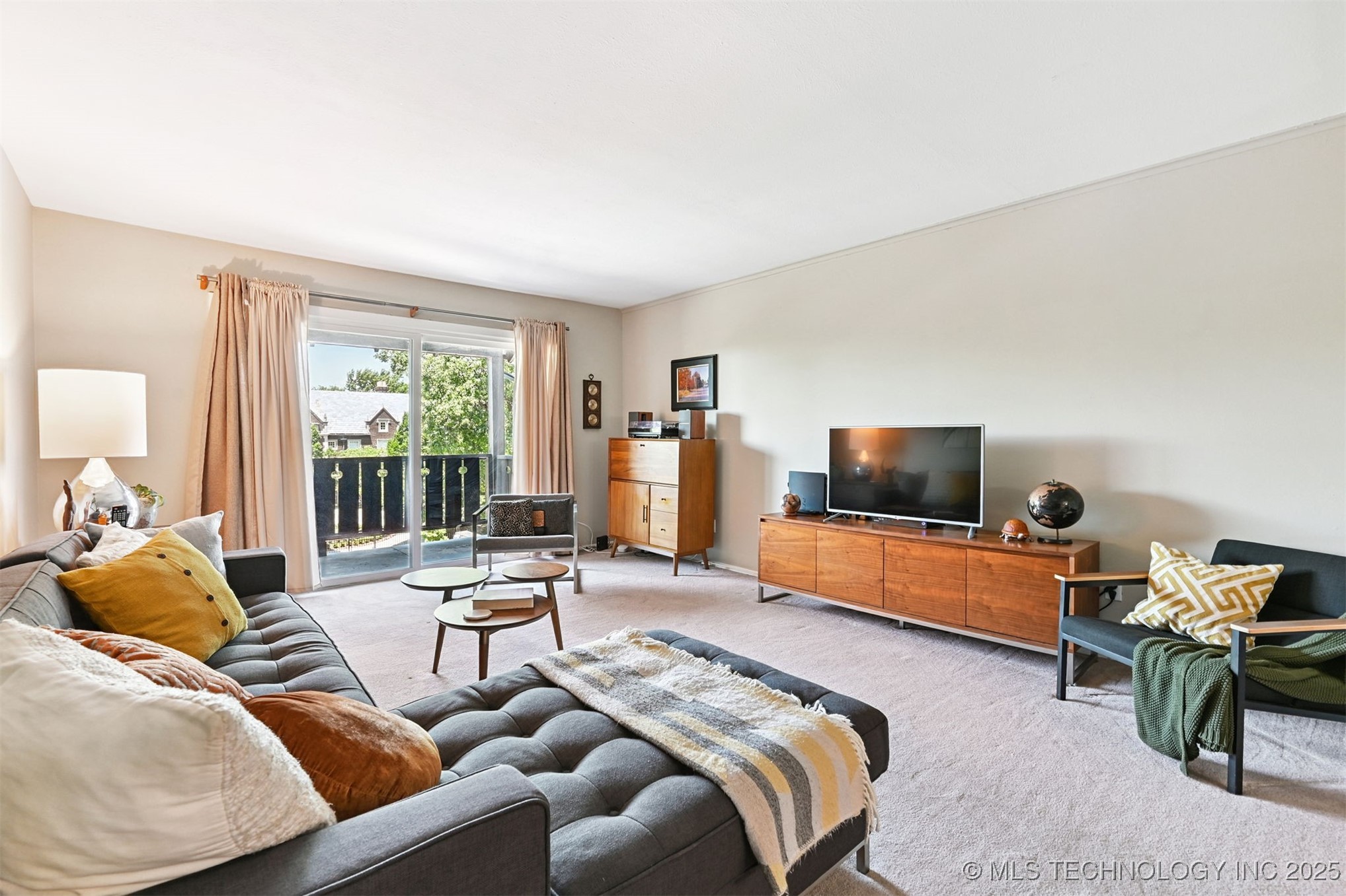 6 E 22nd Street A-205