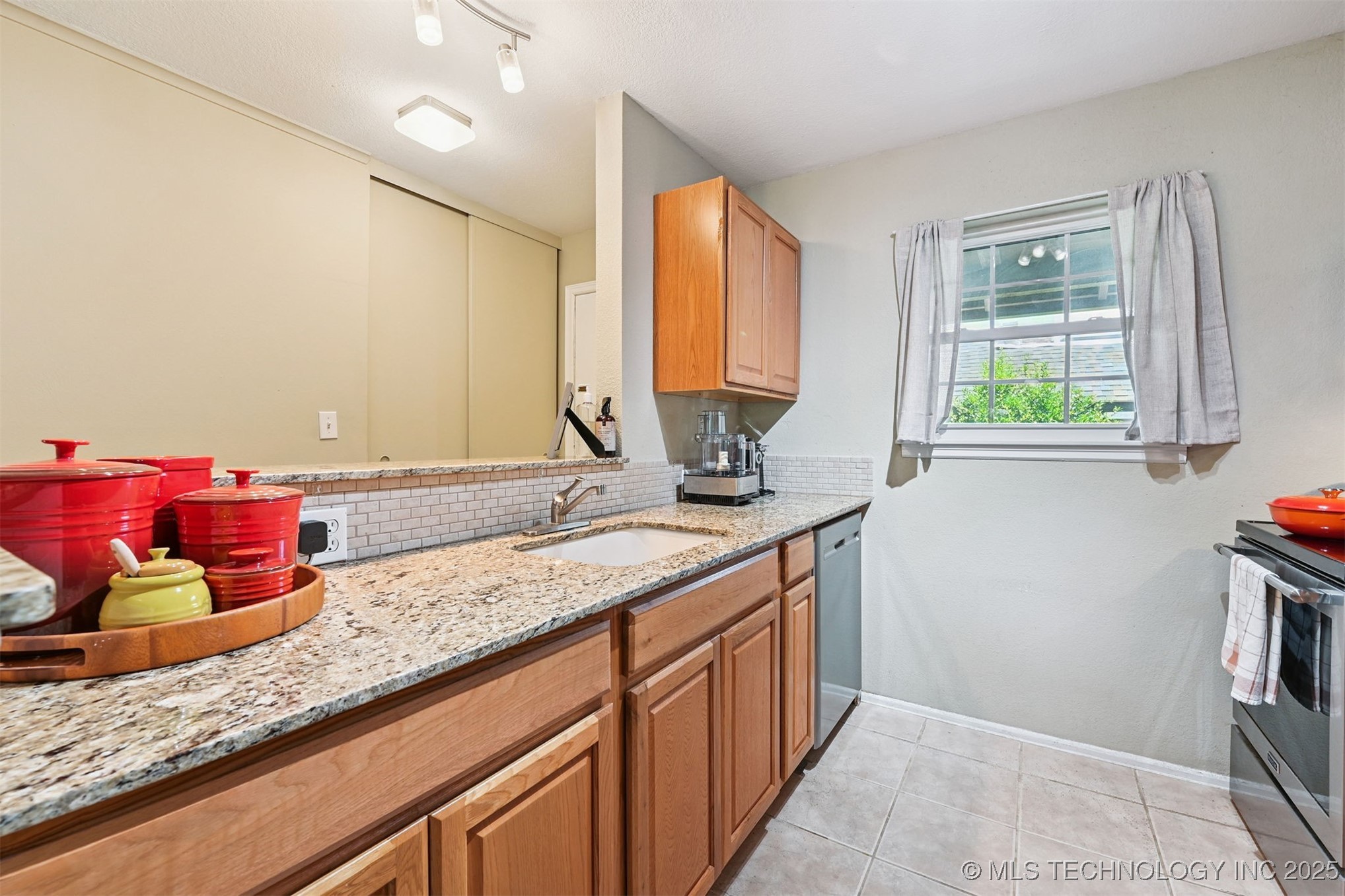 6 E 22nd Street A-205
