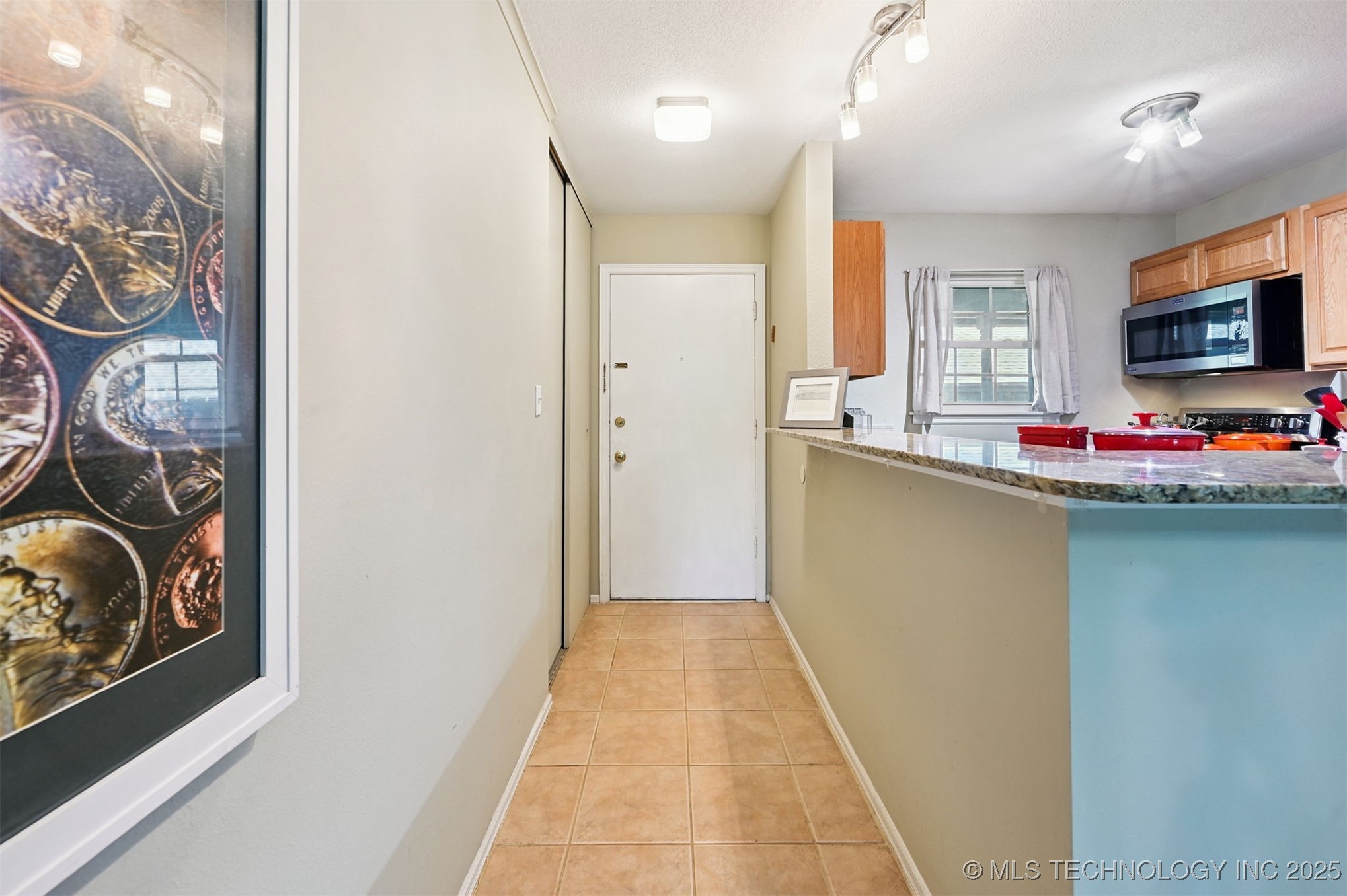 6 E 22nd Street A-205