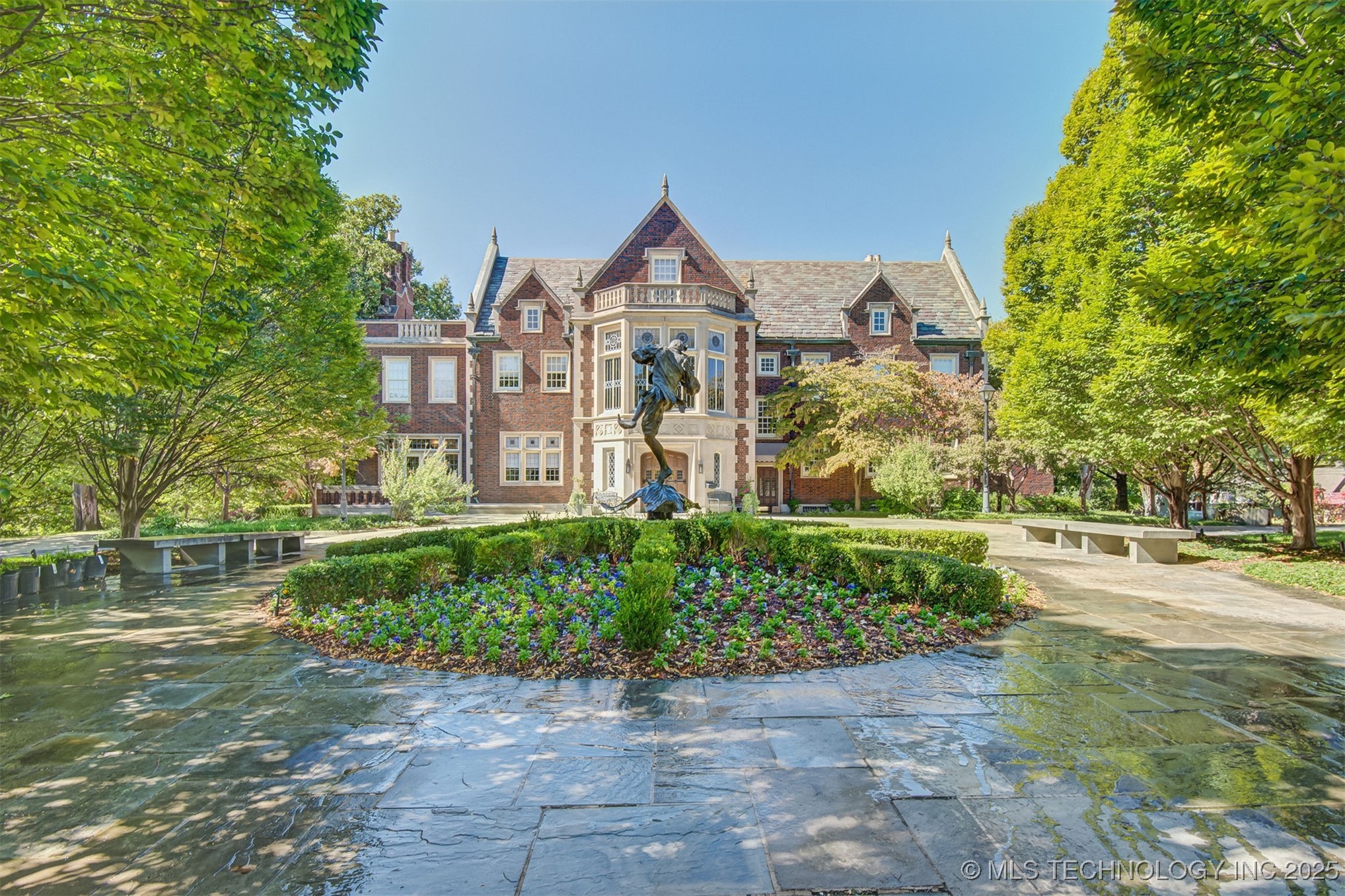 6 E 22nd Street A-205