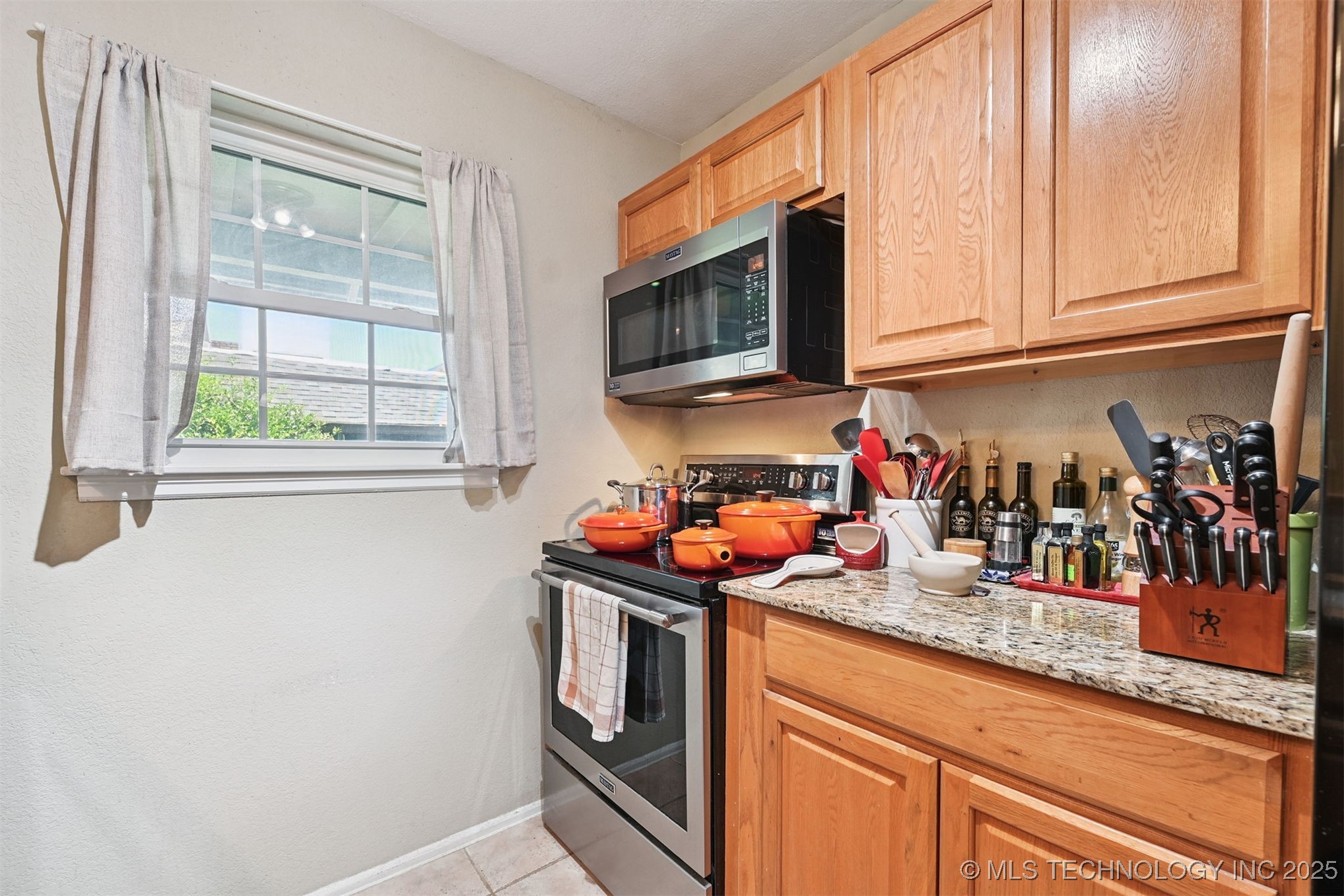 6 E 22nd Street A-205