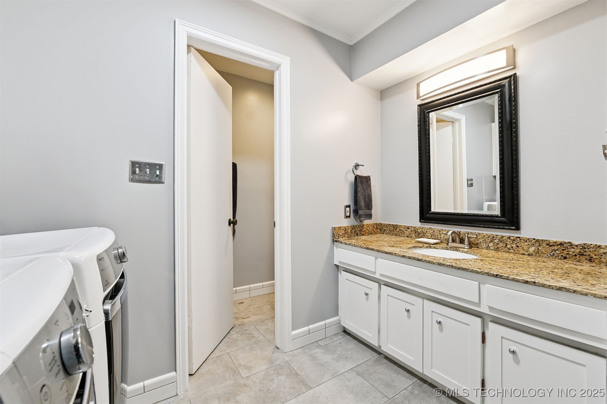 6 E 22nd Street A-205