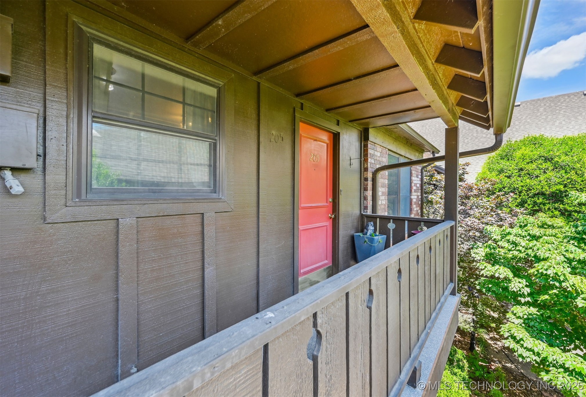 6 E 22nd Street A-205