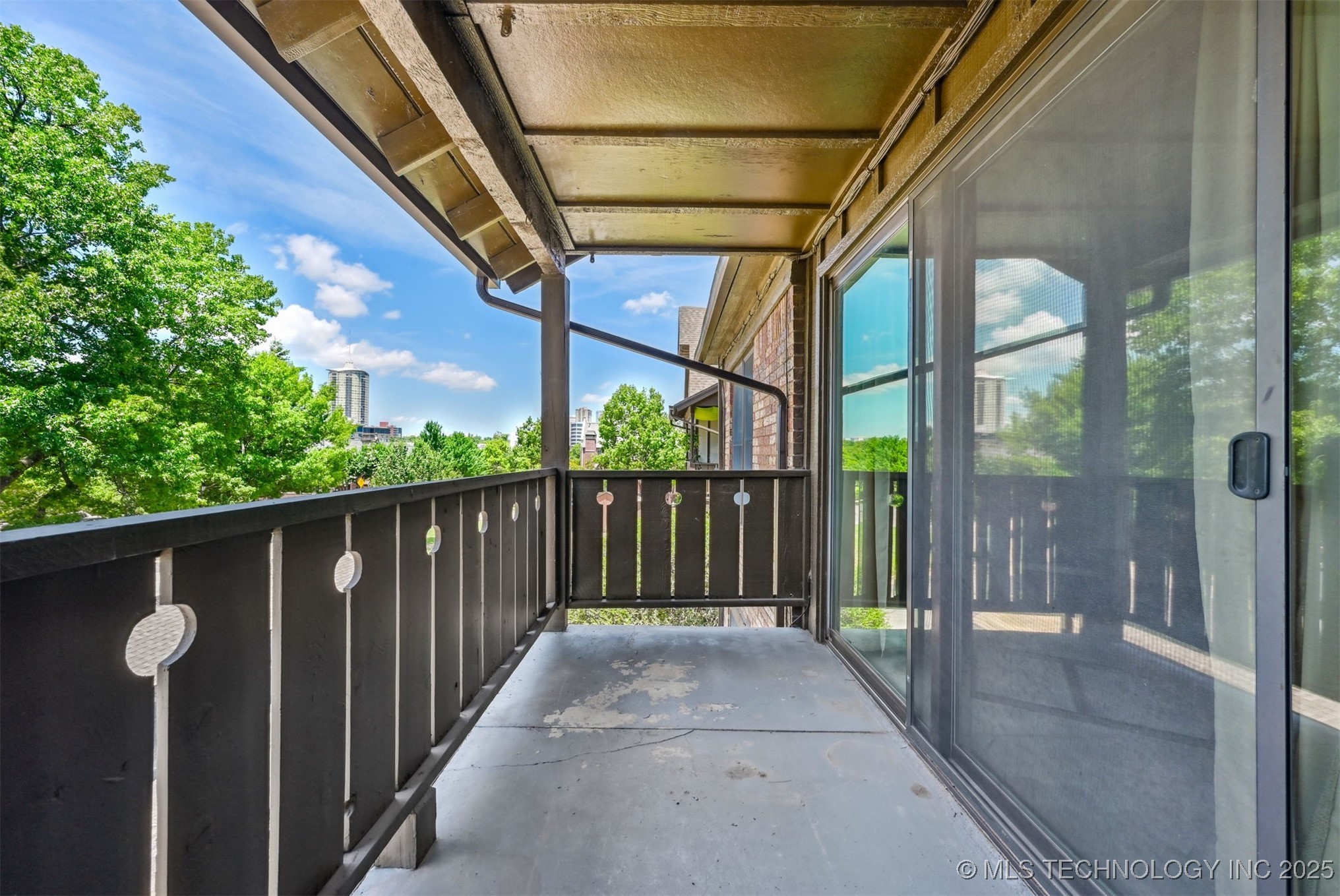 6 E 22nd Street A-205